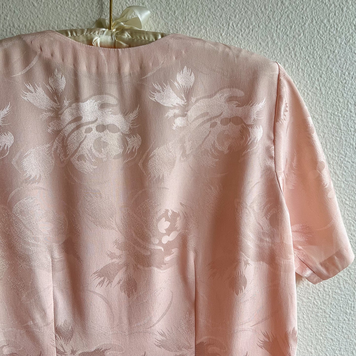 1980s Pink Silk Jacquard Short Sleeve Blouse (S/M)