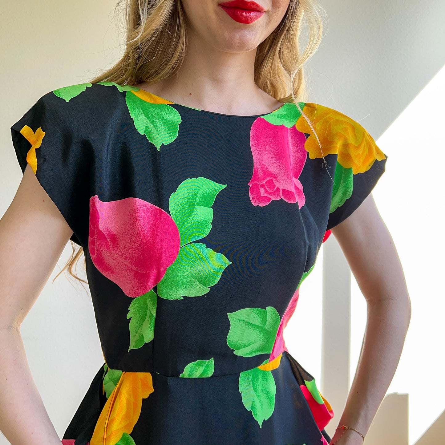 Gorgeous 1980s Pink and Yellow Roses Cocktail Dress (S/M)