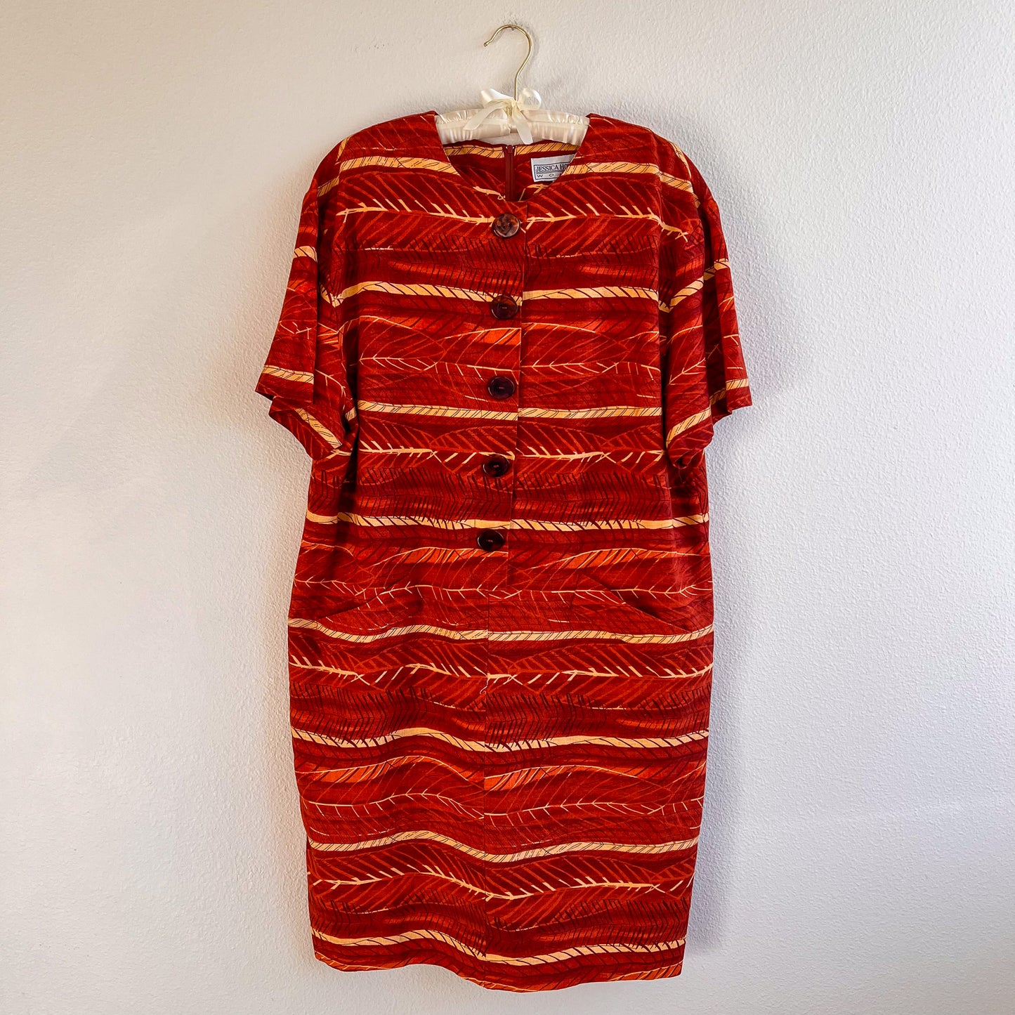 1980s Red and Orange Print Buttoned Dress (L/XL)