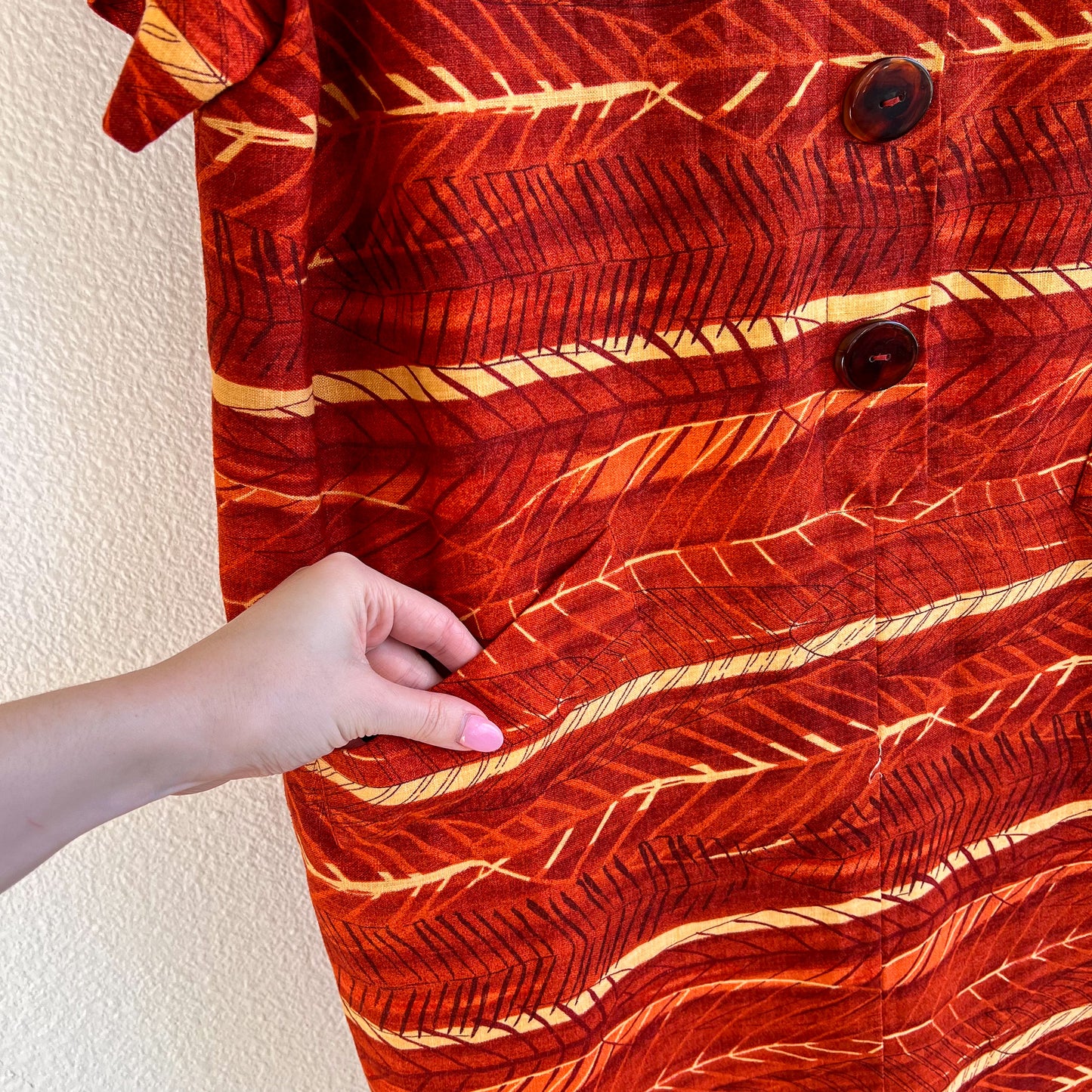 1980s Red and Orange Print Buttoned Dress (L/XL)