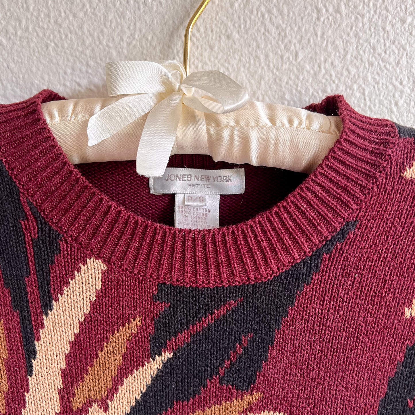 1980s Burgundy Sweater With Sunflower Pattern (M/L)