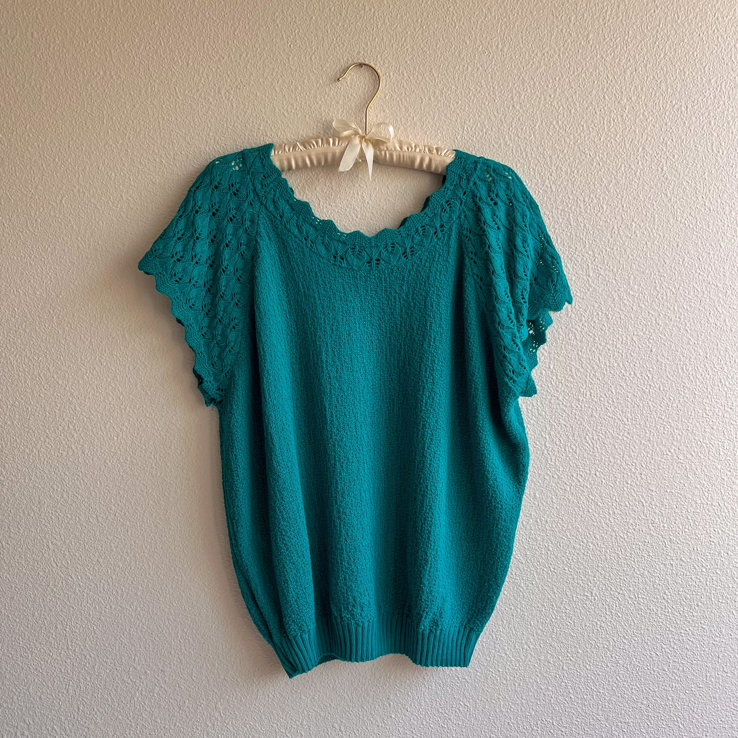 1980s Teal Short Sleeve Sweater With Crochet Details (L/XL)