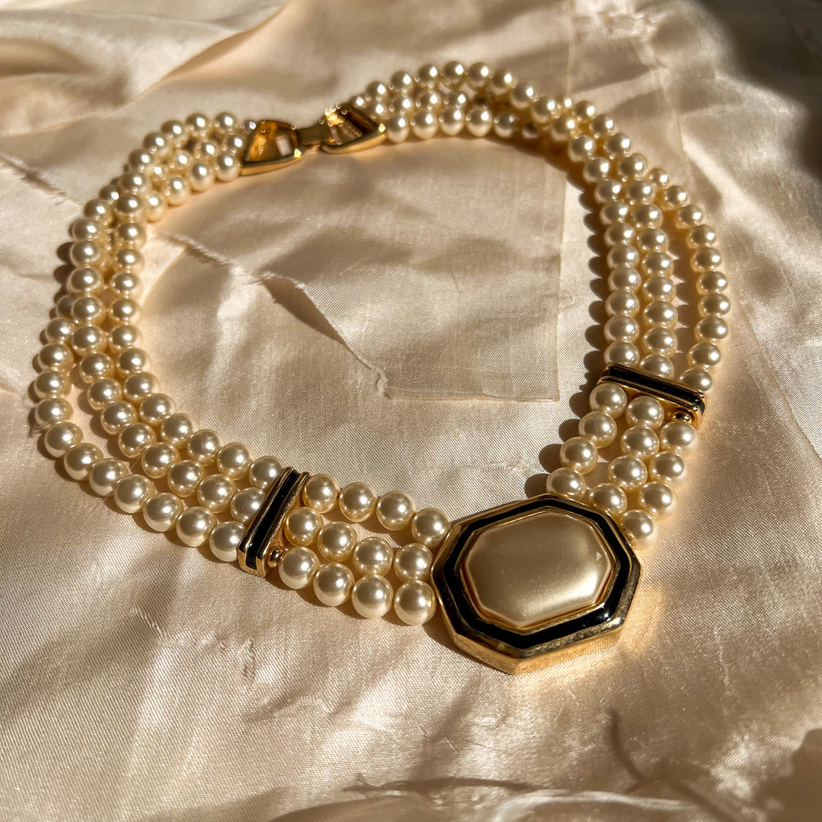 Stunning 1980s Triple-Strand Pearl Collar Necklace