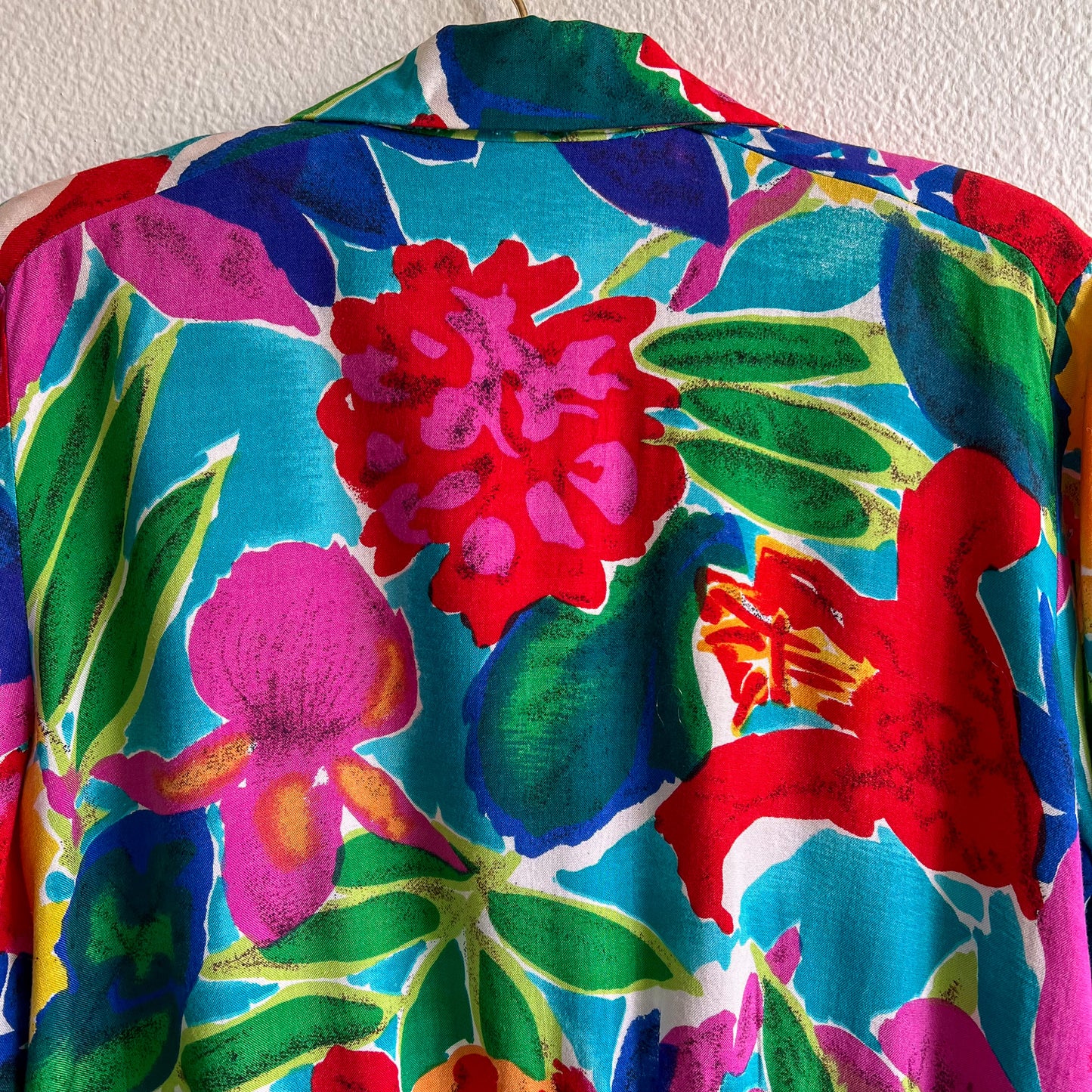 1980s Vibrant Tropical Print Cropped Blouse (M/L)