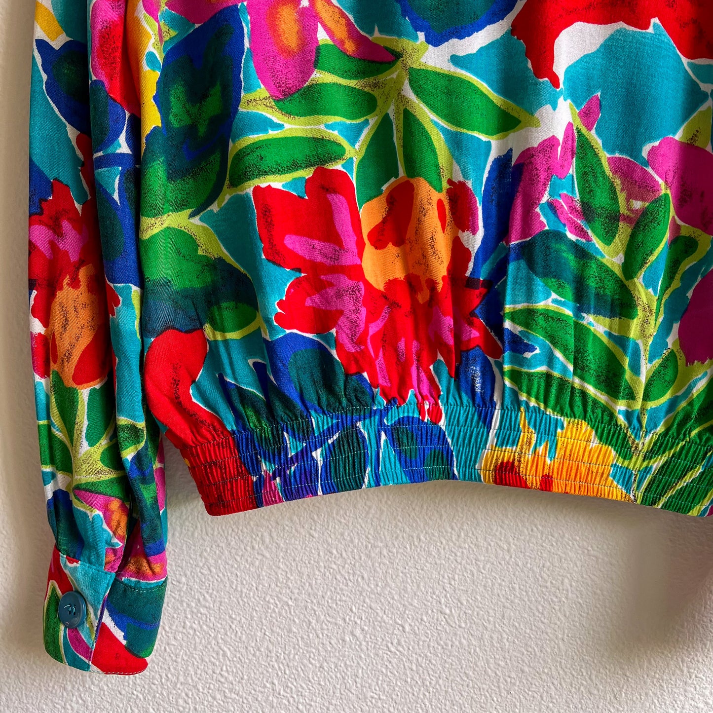 1980s Vibrant Tropical Print Cropped Blouse (M/L)