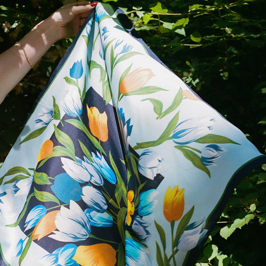 1980s Blue and Orange Tulips Scarf