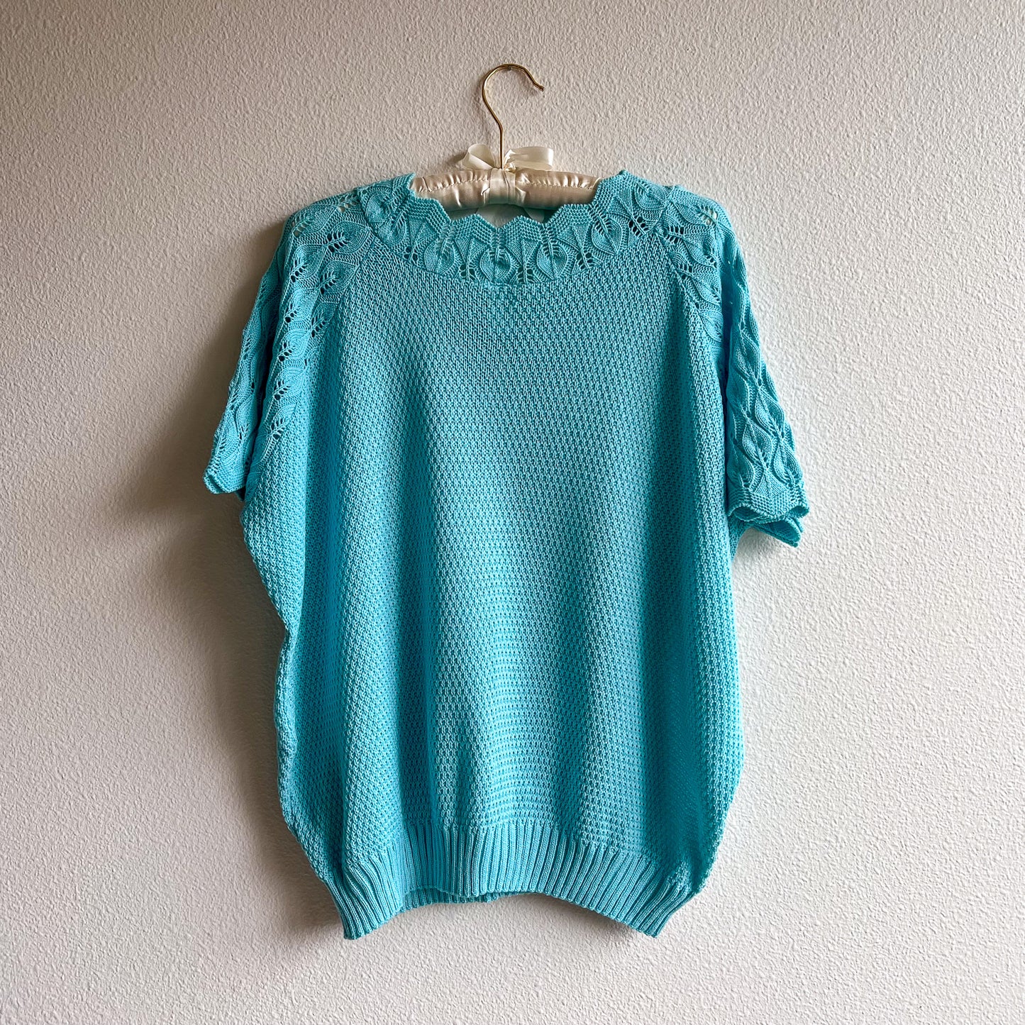 1980s Turquoise Sweater With Short Sleeves (L/XL)