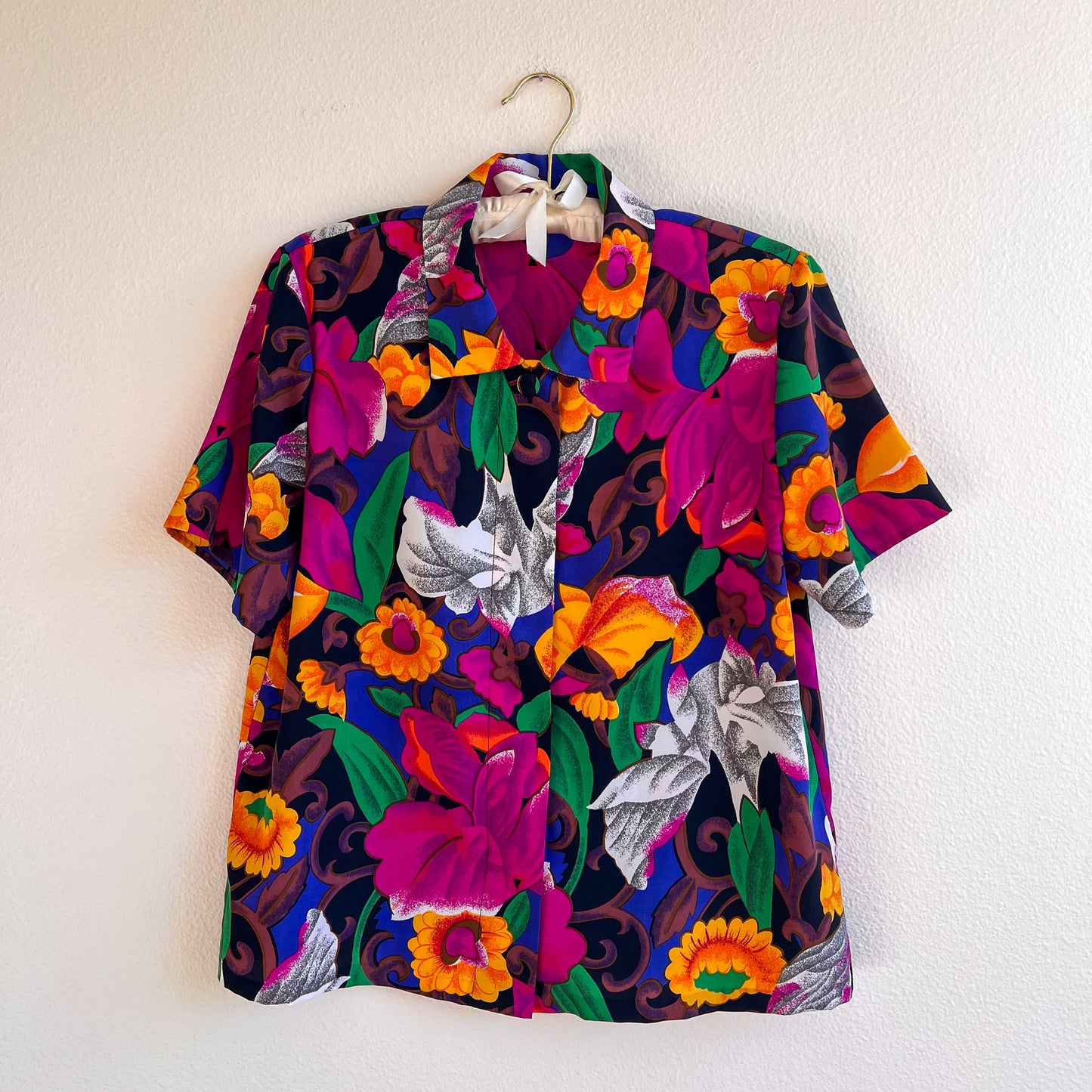 Vibrant 1980s Floral Short Sleeve Blouse (M/L)