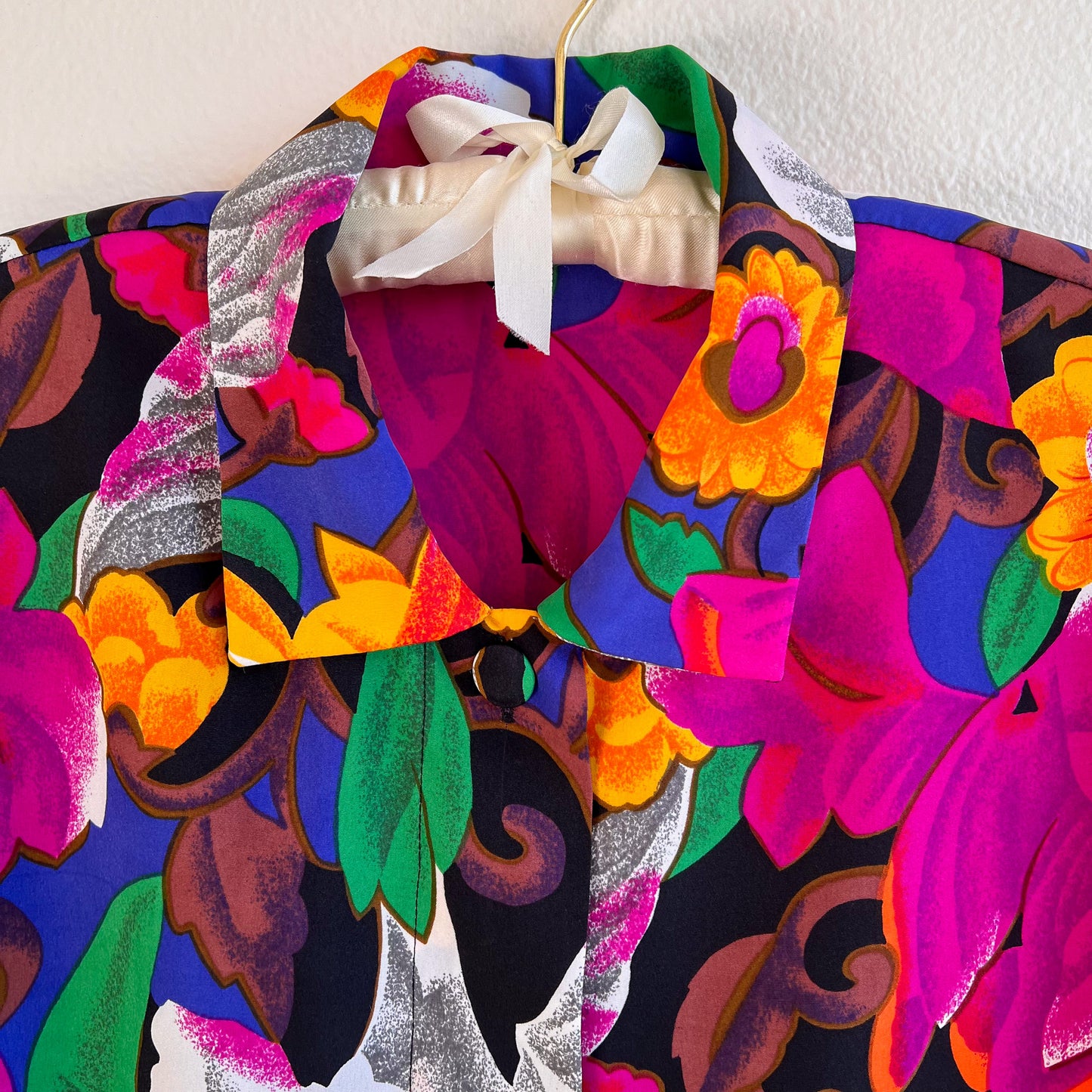 Vibrant 1980s Floral Short Sleeve Blouse (M/L)