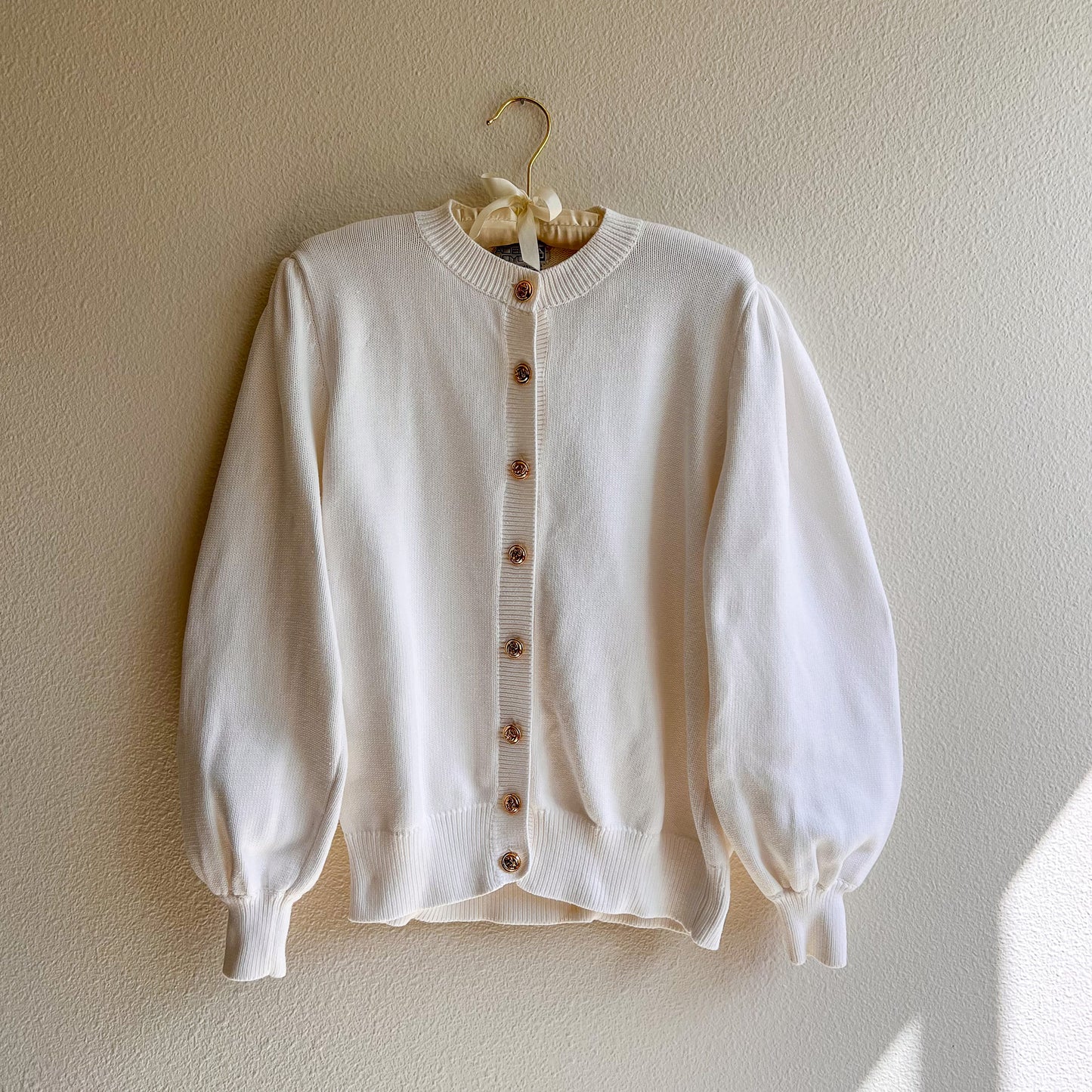 1980s White Knit Cardigan With Nautical Buttons (M/L)