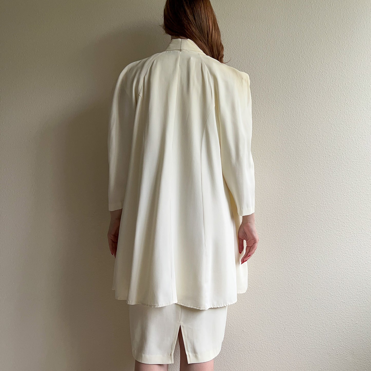 1980s White Dress and Jacket Set With Gold Buttons (L/XL)