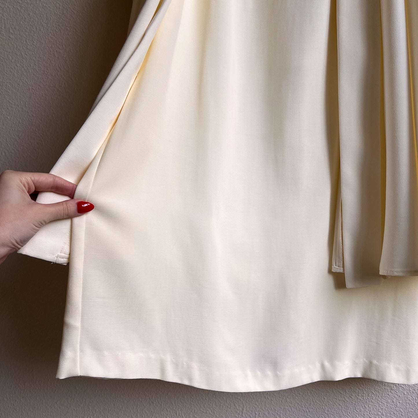 1980s White Dress and Jacket Set With Gold Buttons (L/XL)