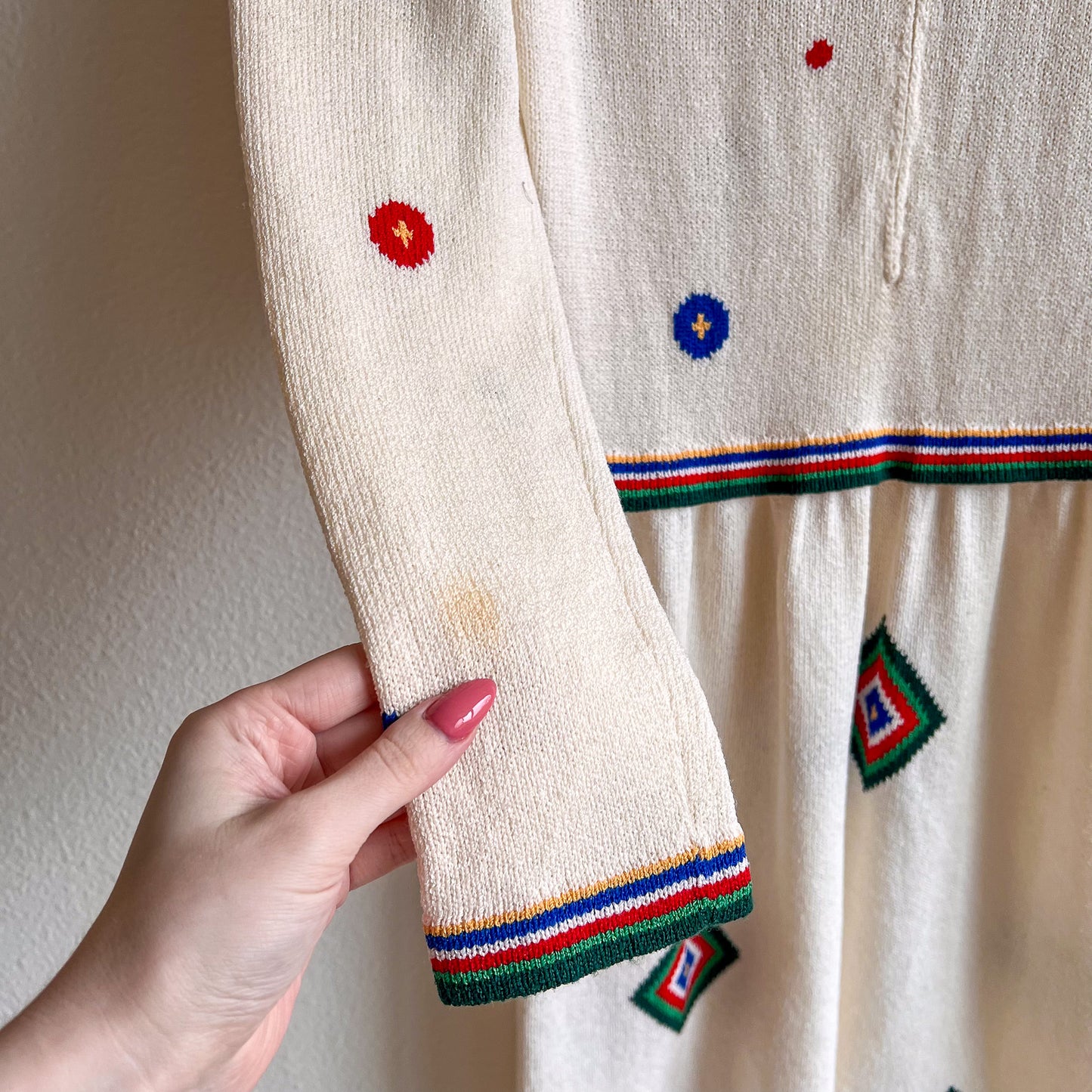 1980s Ivory Sweater Dress With Red and Blue Appliqué (XS/S)