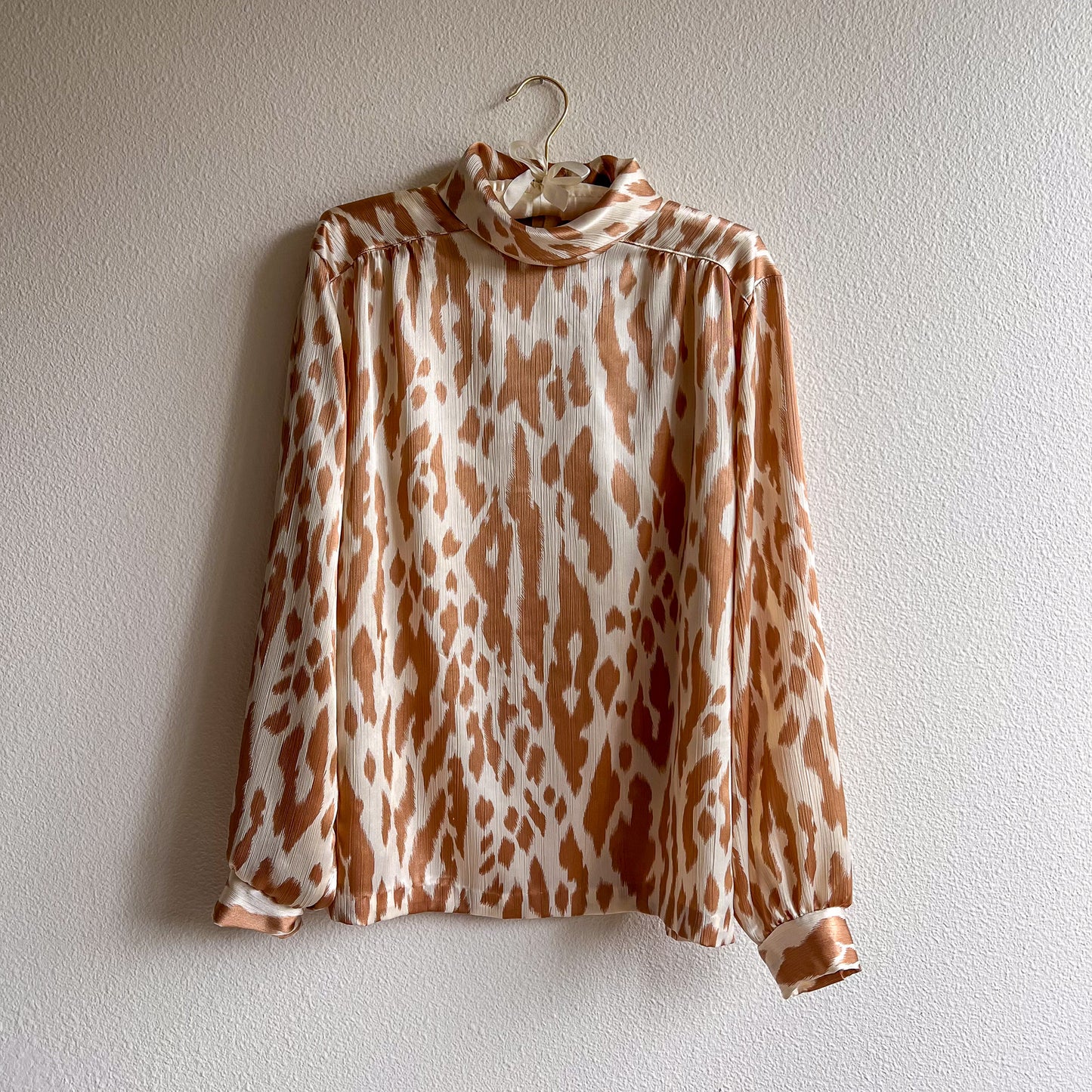 1990s Textured Blouse With Animal Print (L/XL)