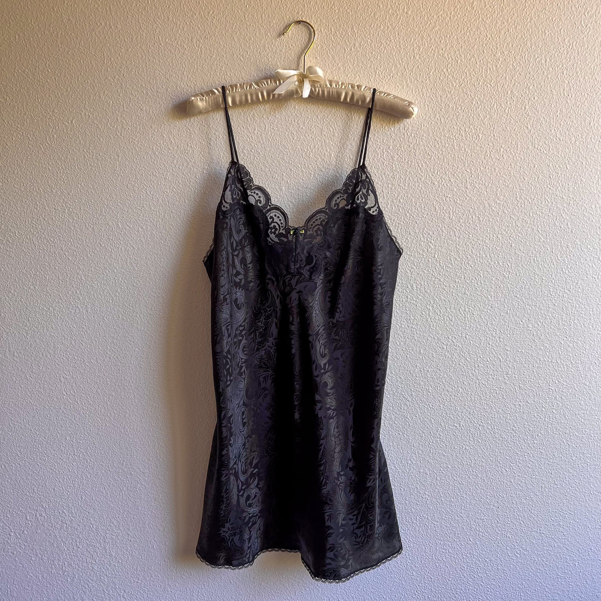 1990s Black Slip With Lace Details (L)