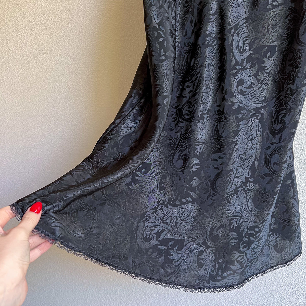 1990s Black Slip With Lace Details (L)