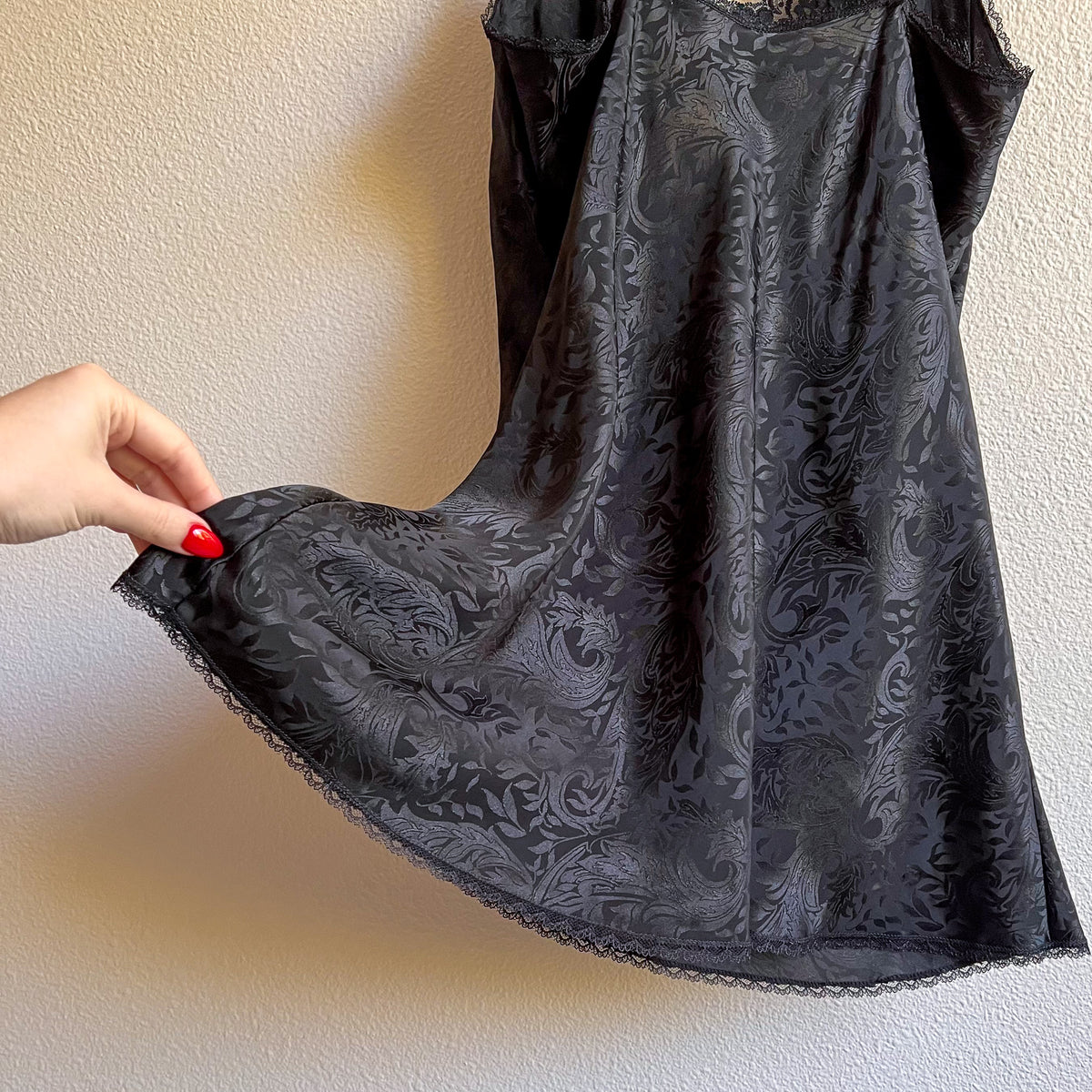 1990s Black Slip With Lace Details (L)