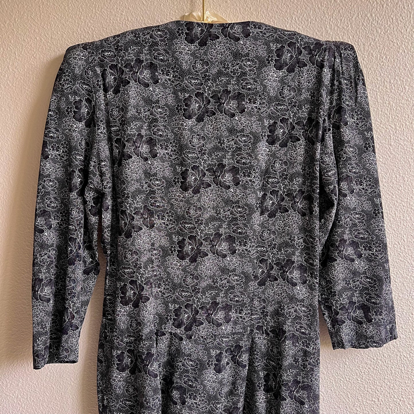 1990s Black and White Floral Buttoned Sheath Dress (M)