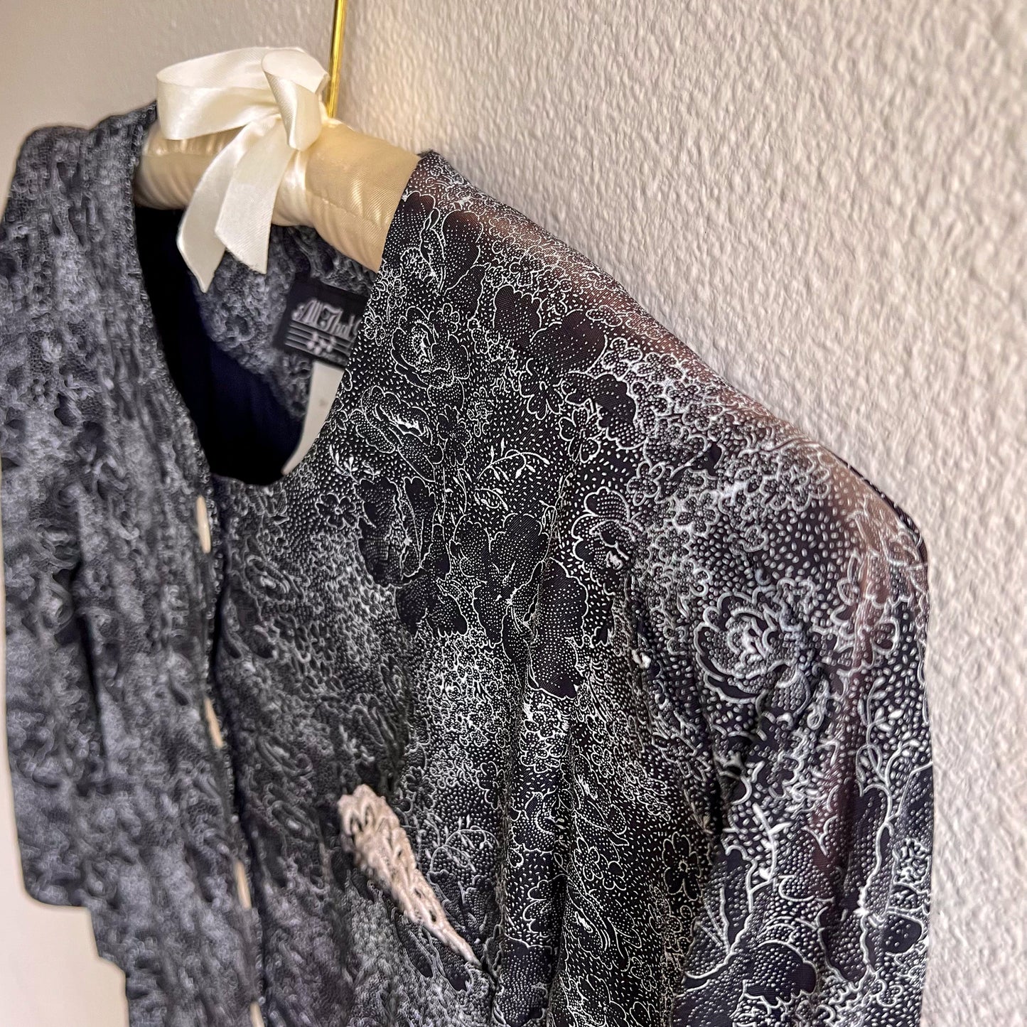 1990s Black and White Floral Buttoned Sheath Dress (M)