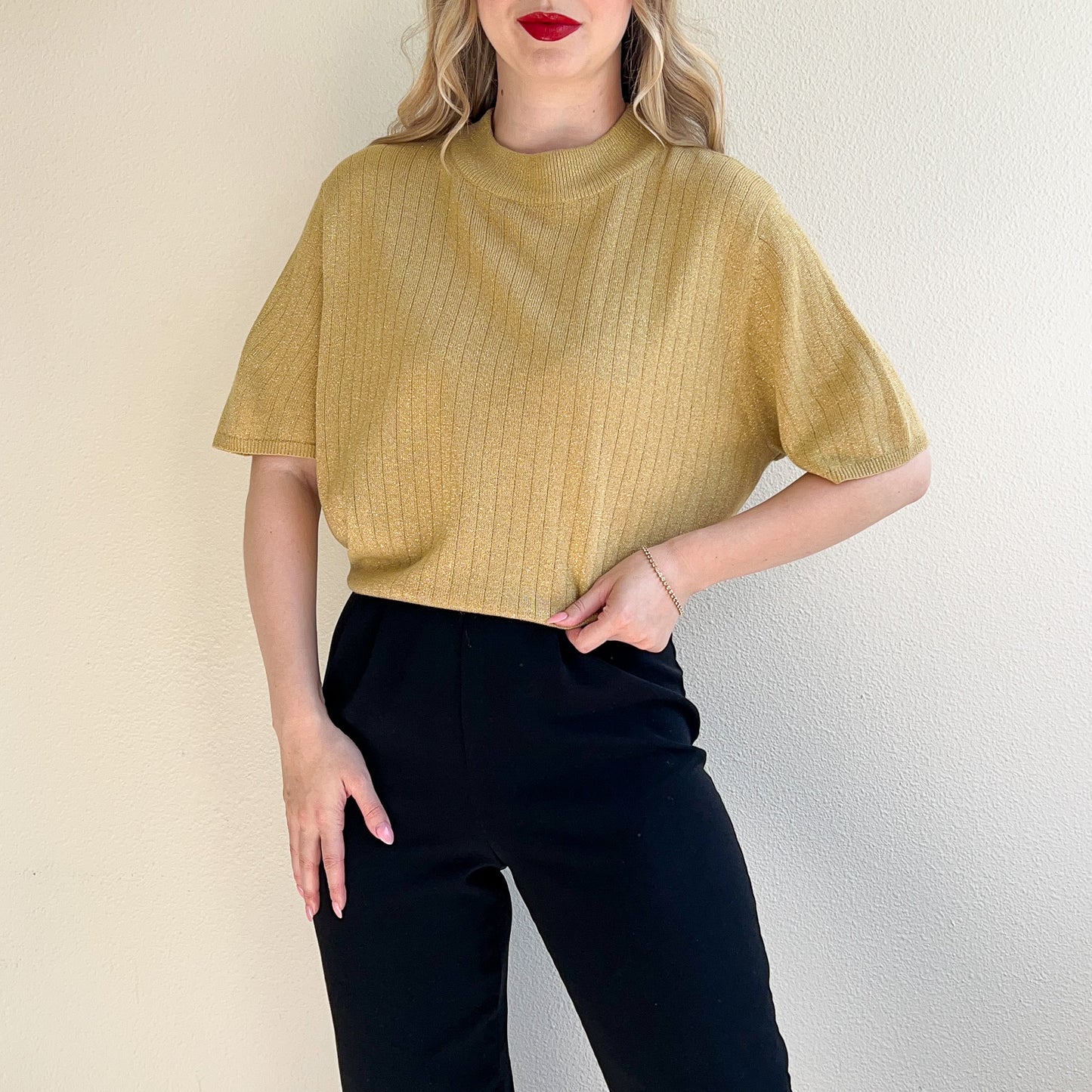 1990s Gold Rib Knit Short Sleeve Sweater (L/XL)