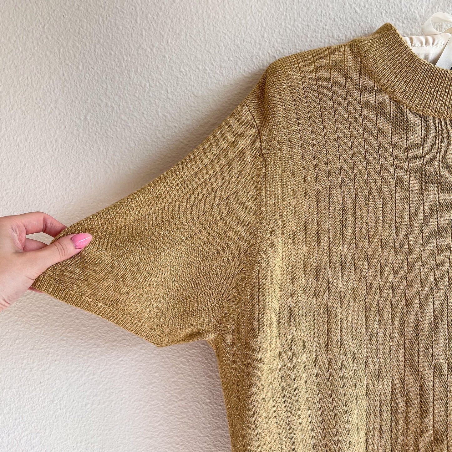 1990s Gold Rib Knit Short Sleeve Sweater (L/XL)