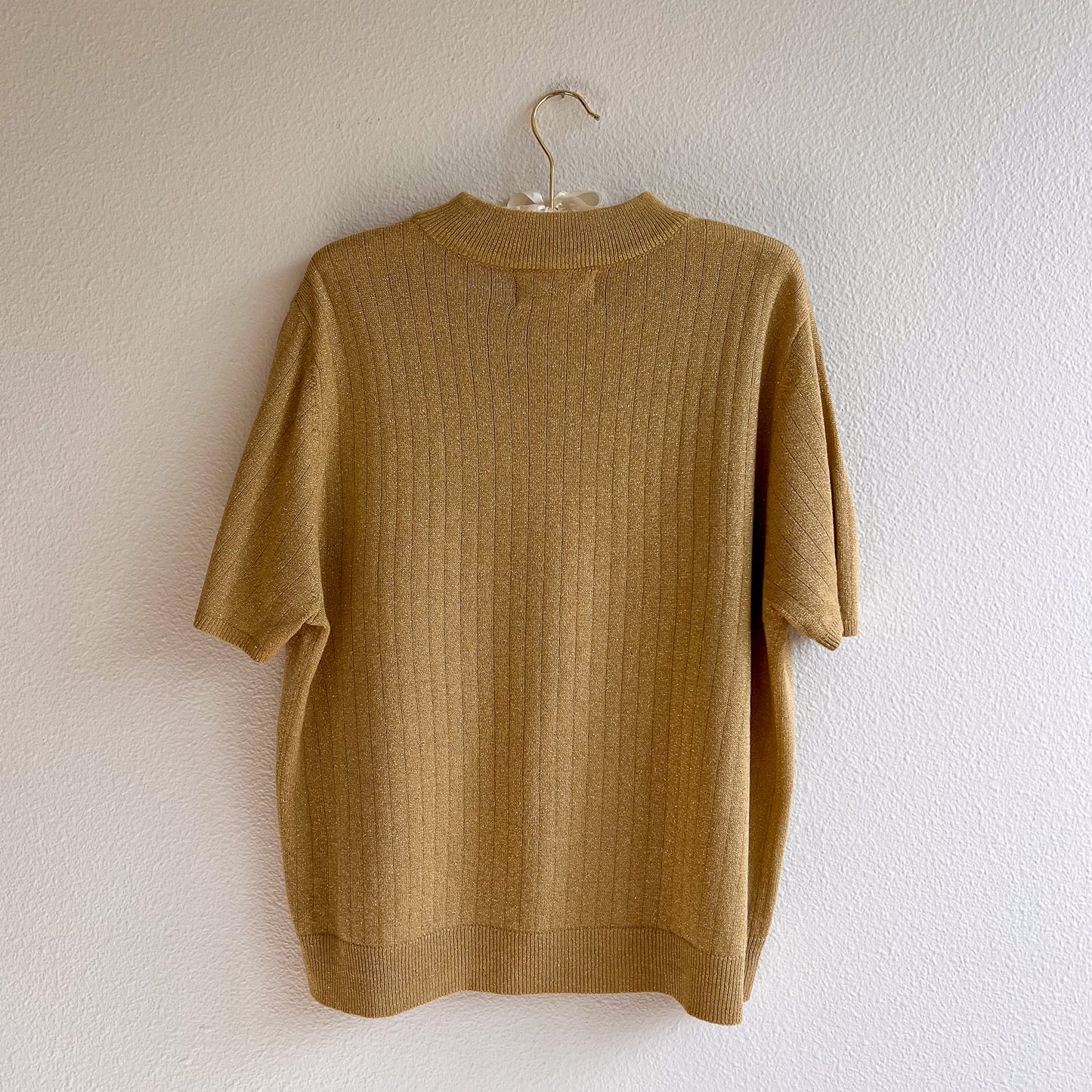 1990s Gold Rib Knit Short Sleeve Sweater (L/XL)