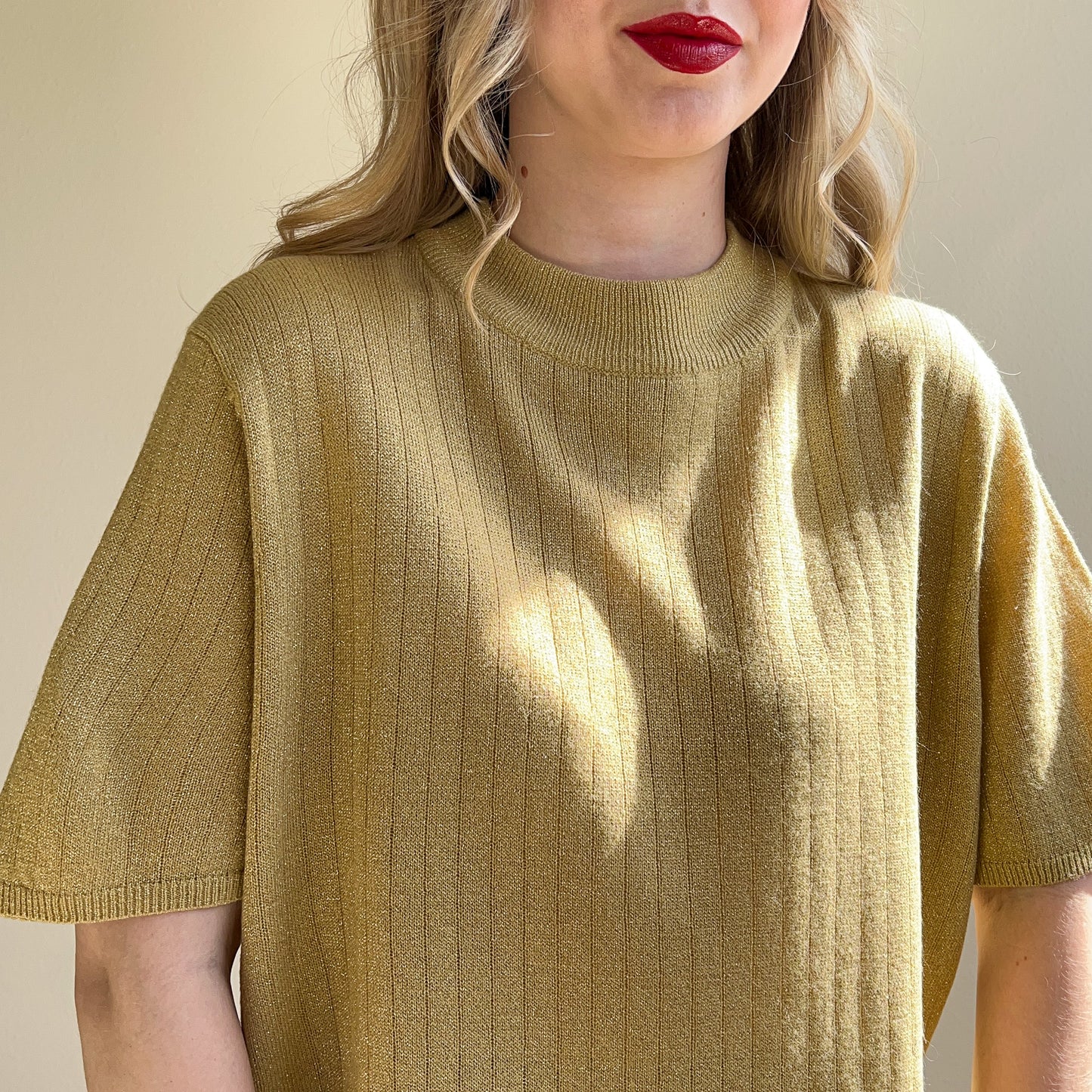 1990s Gold Rib Knit Short Sleeve Sweater (L/XL)