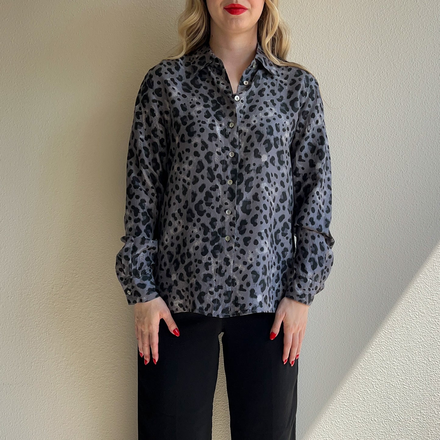 1990s Gray Leopard Print Silk Blouse (M/L)