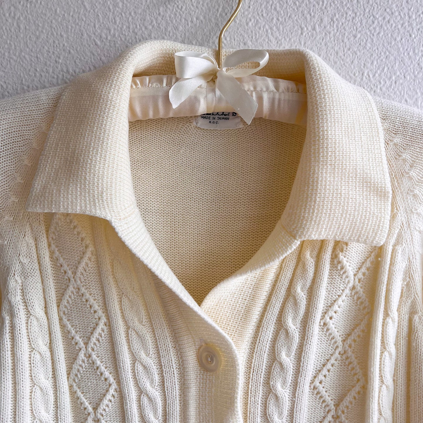 1990s Ivory Collared Button Down Cardigan (M/L)