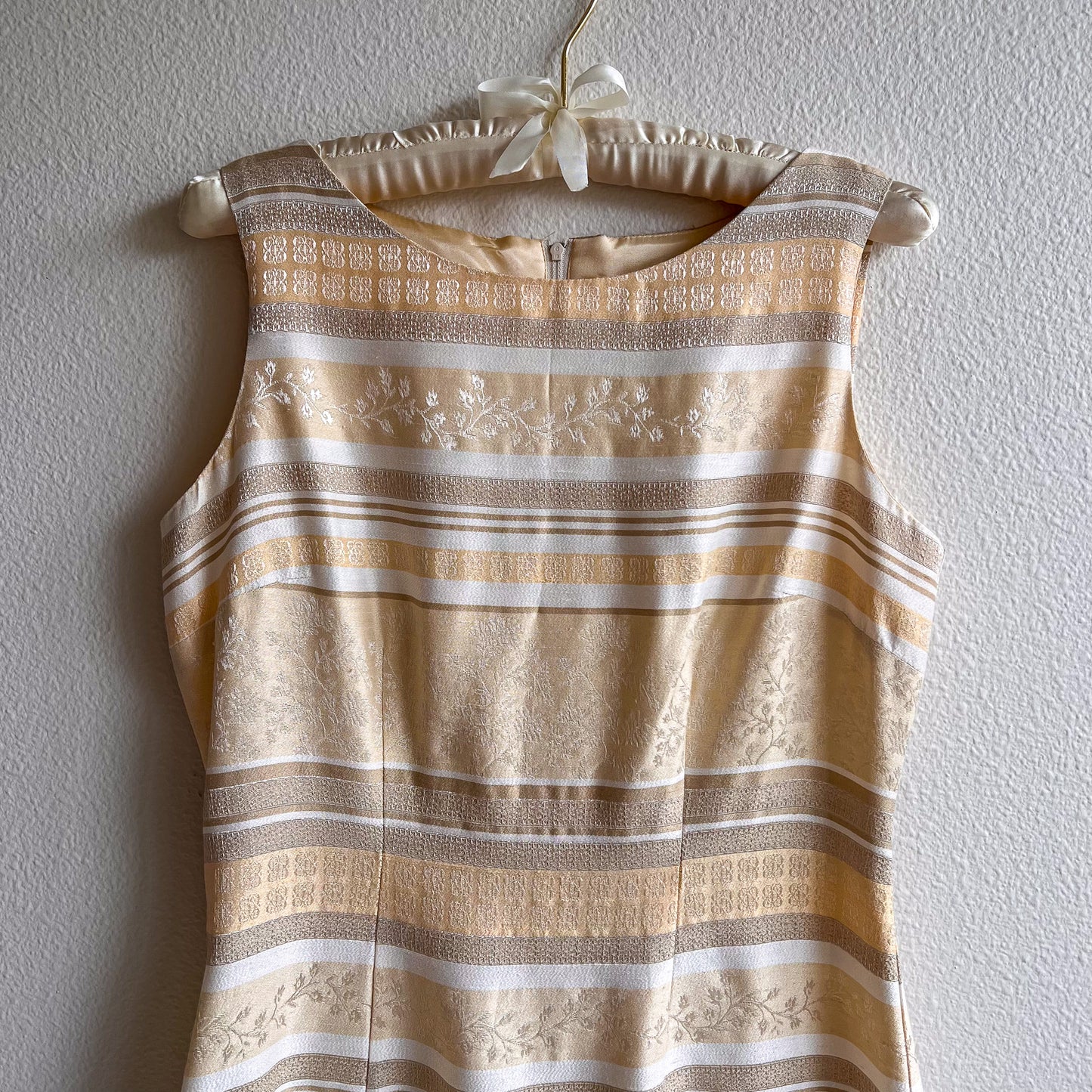 1990s Ivory and Taupe Striped Pattern Dress (M/L)