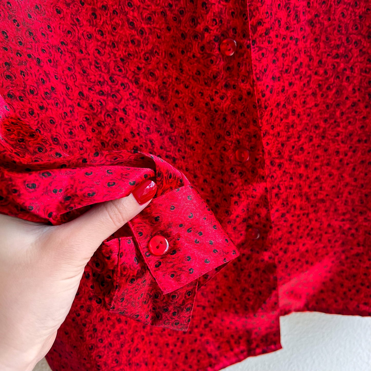 1990s Red Satin Blouse With Tiny Rosebud Print (L/XL)