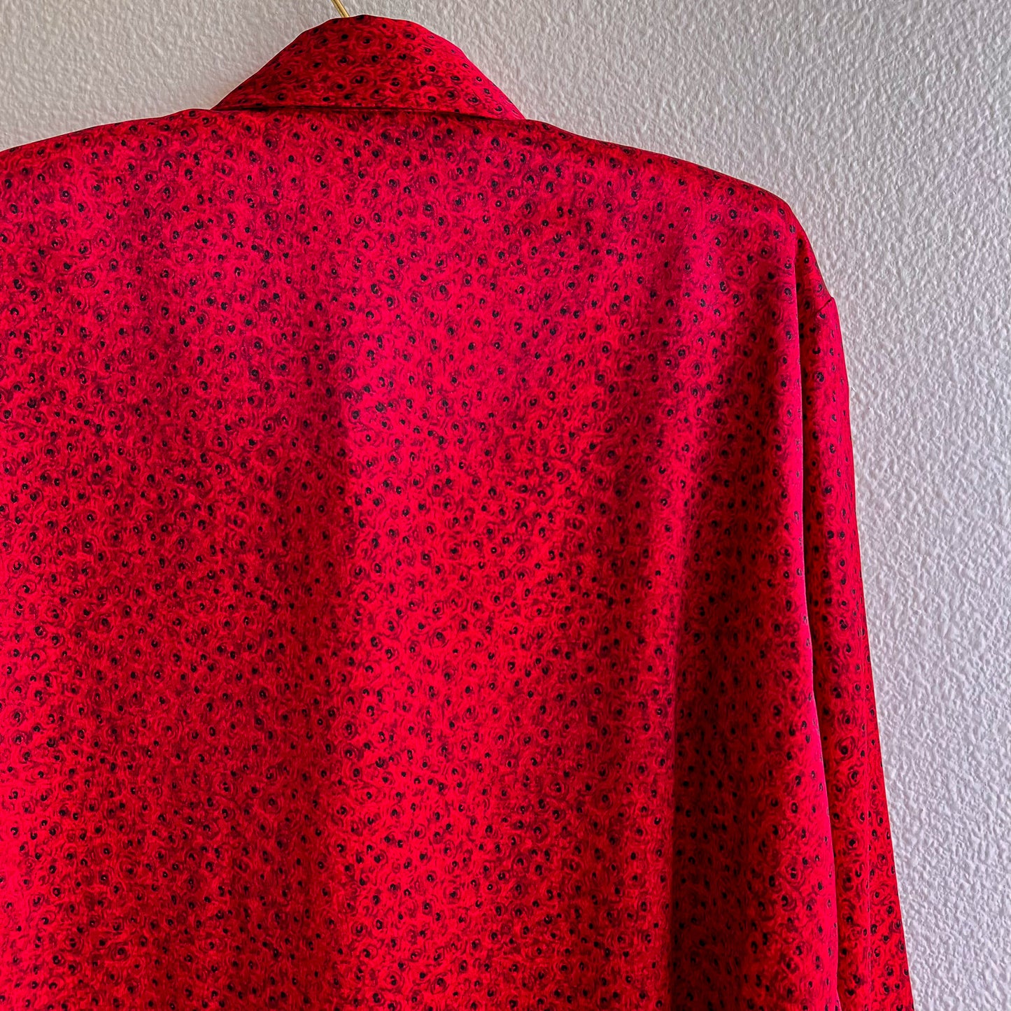 1990s Red Satin Blouse With Tiny Rosebud Print (L/XL)