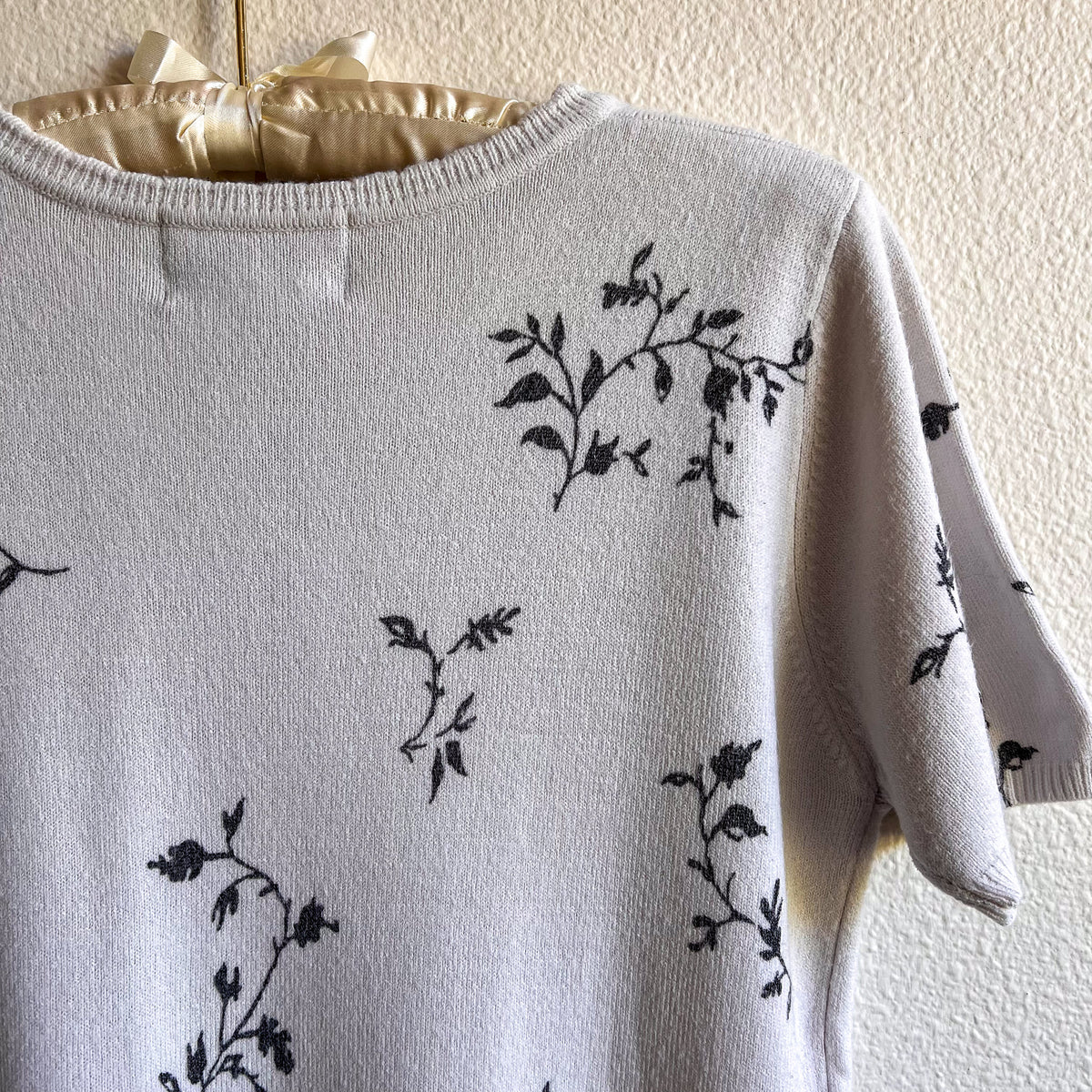 1990s White Short Sleeve Sweater With Gray Florals (S)