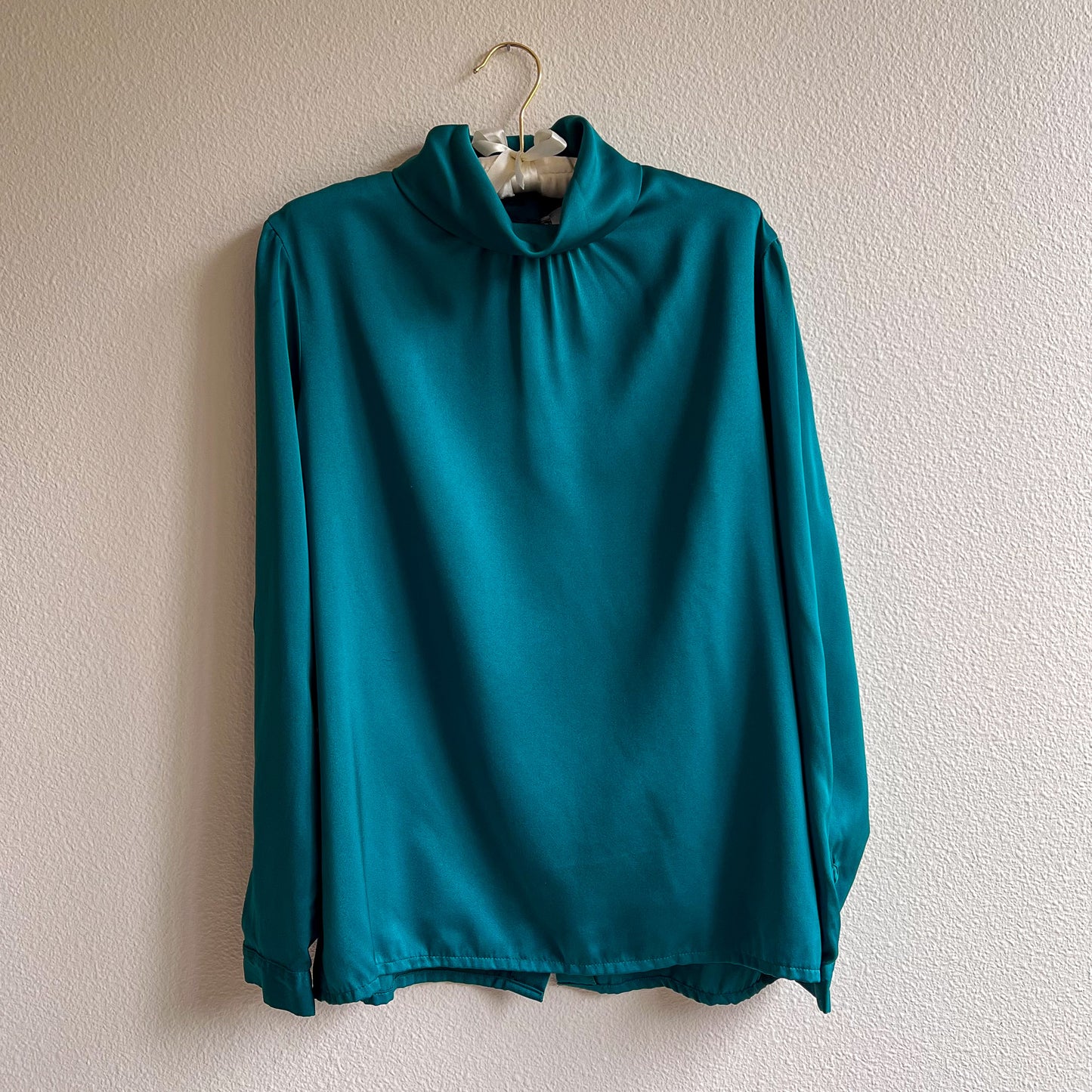 1990s Teal Blouse With Fold-Over Collar (L/XL)