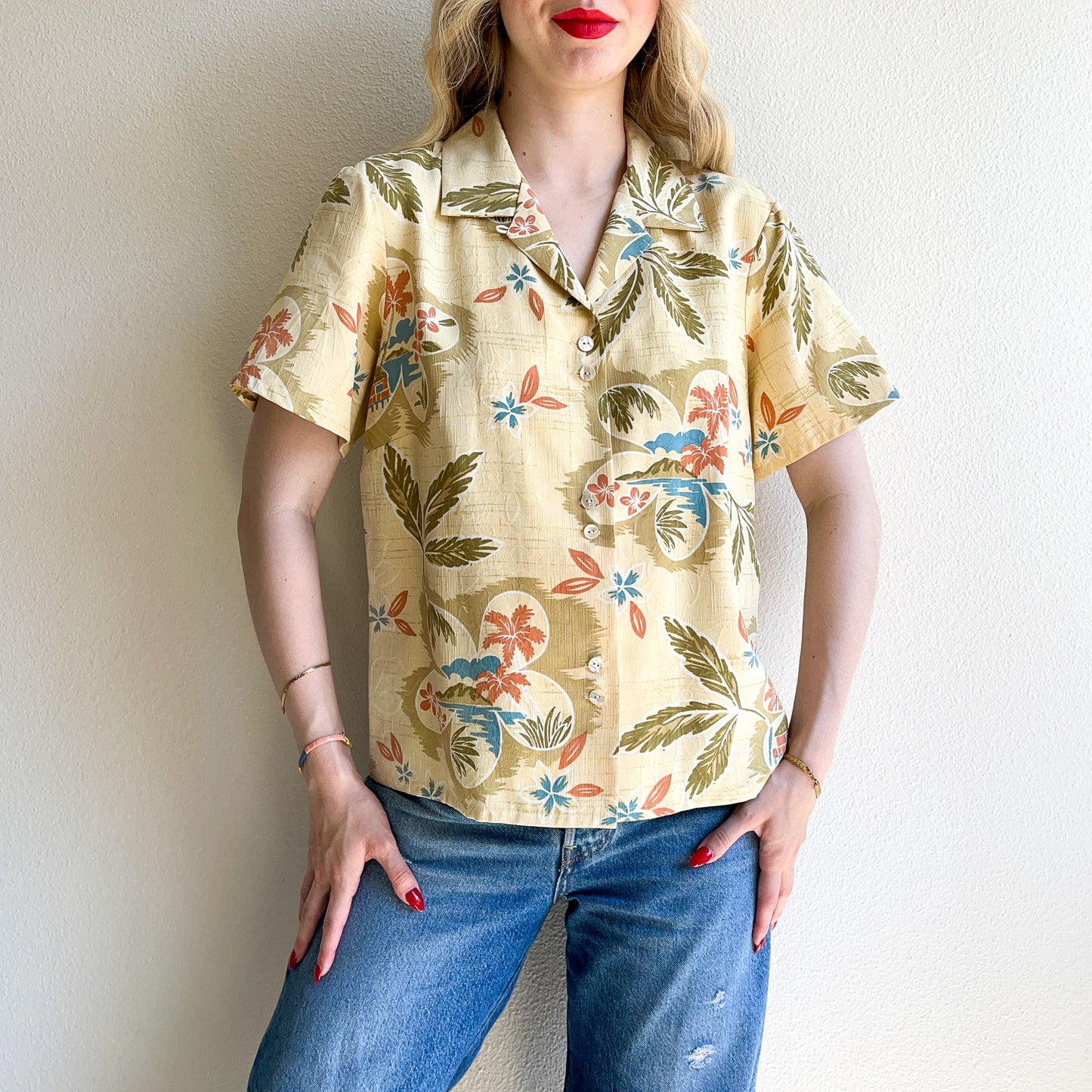 1990s Tommy Bahama Silk Pattern Buttoned Shirt (M/L)