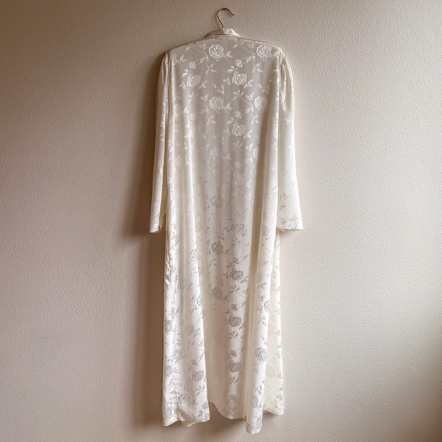 Romantic 1990s White Floral Pattern Robe (OSFM)