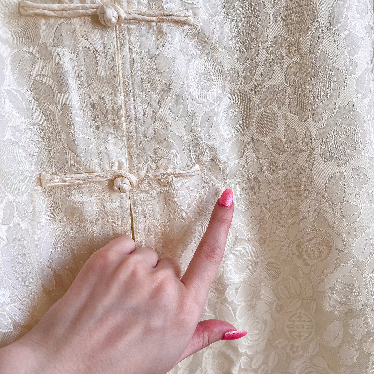 1990s White Silk Jacquard Blouse With Toggle Buttons (L/XL)