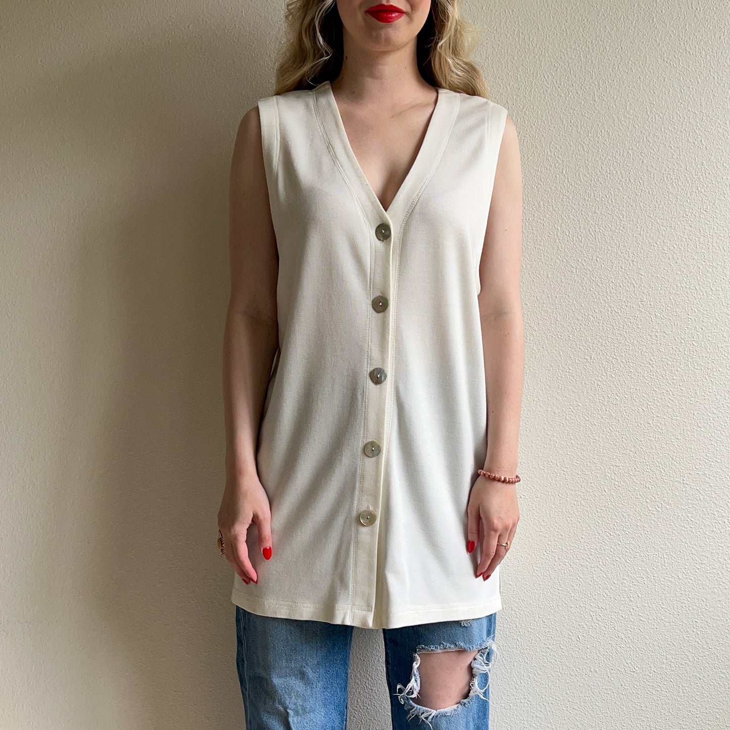 1990s White Sleeveless Cardigan With Abalone Buttons (L/XL)