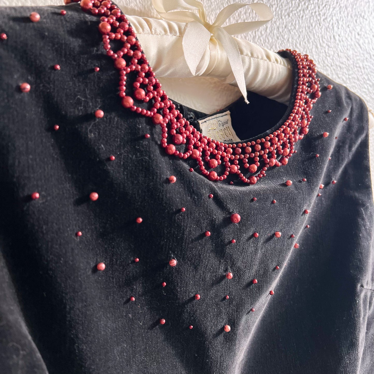 1950s Black Velvet Top With Beading (XS/S)