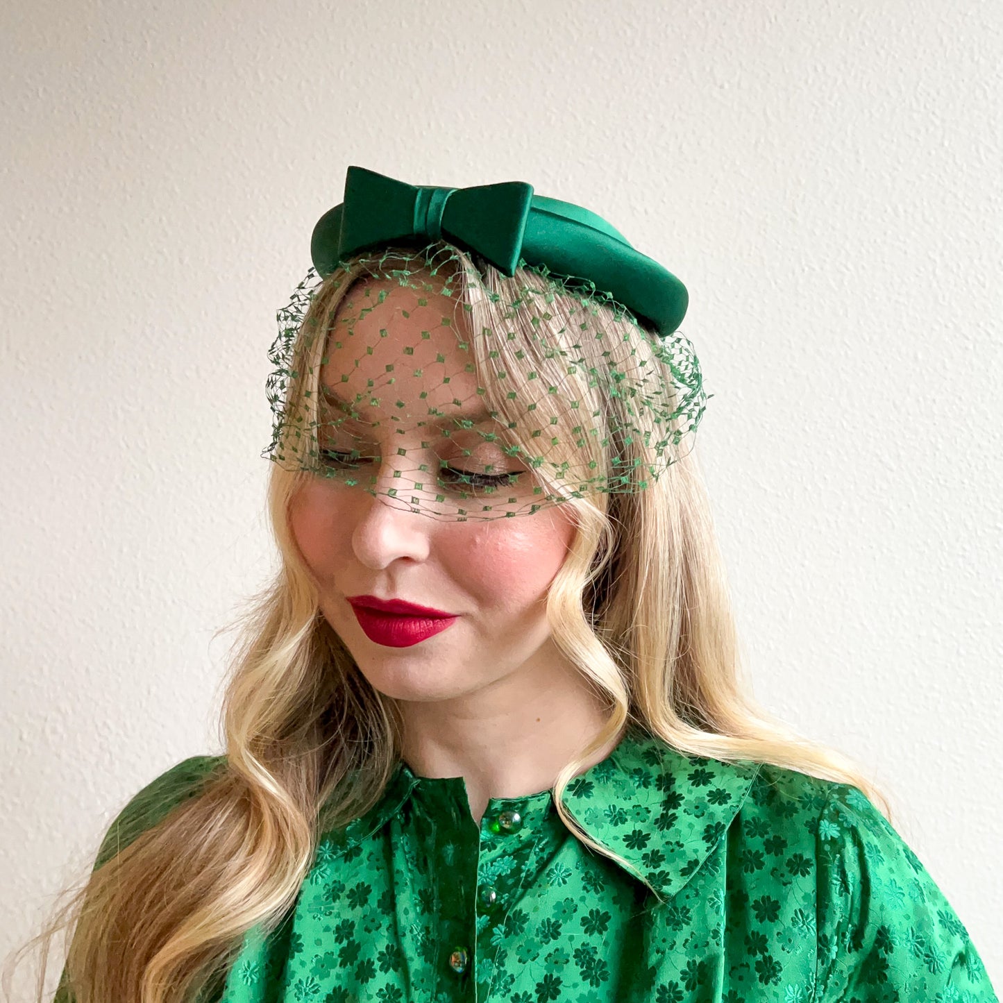 Fabulous 1960s Emerald Green Silk Hat With Netting