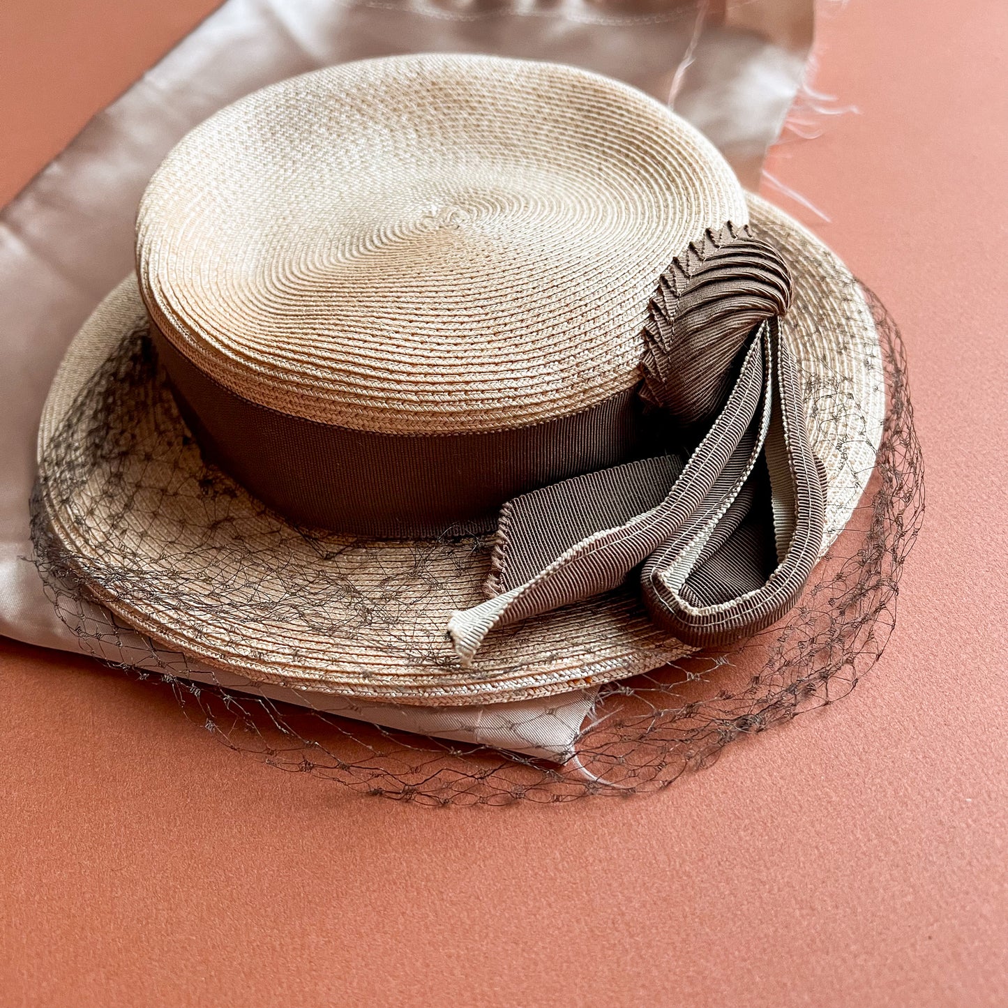 1940s Straw Hat With Brown Netting