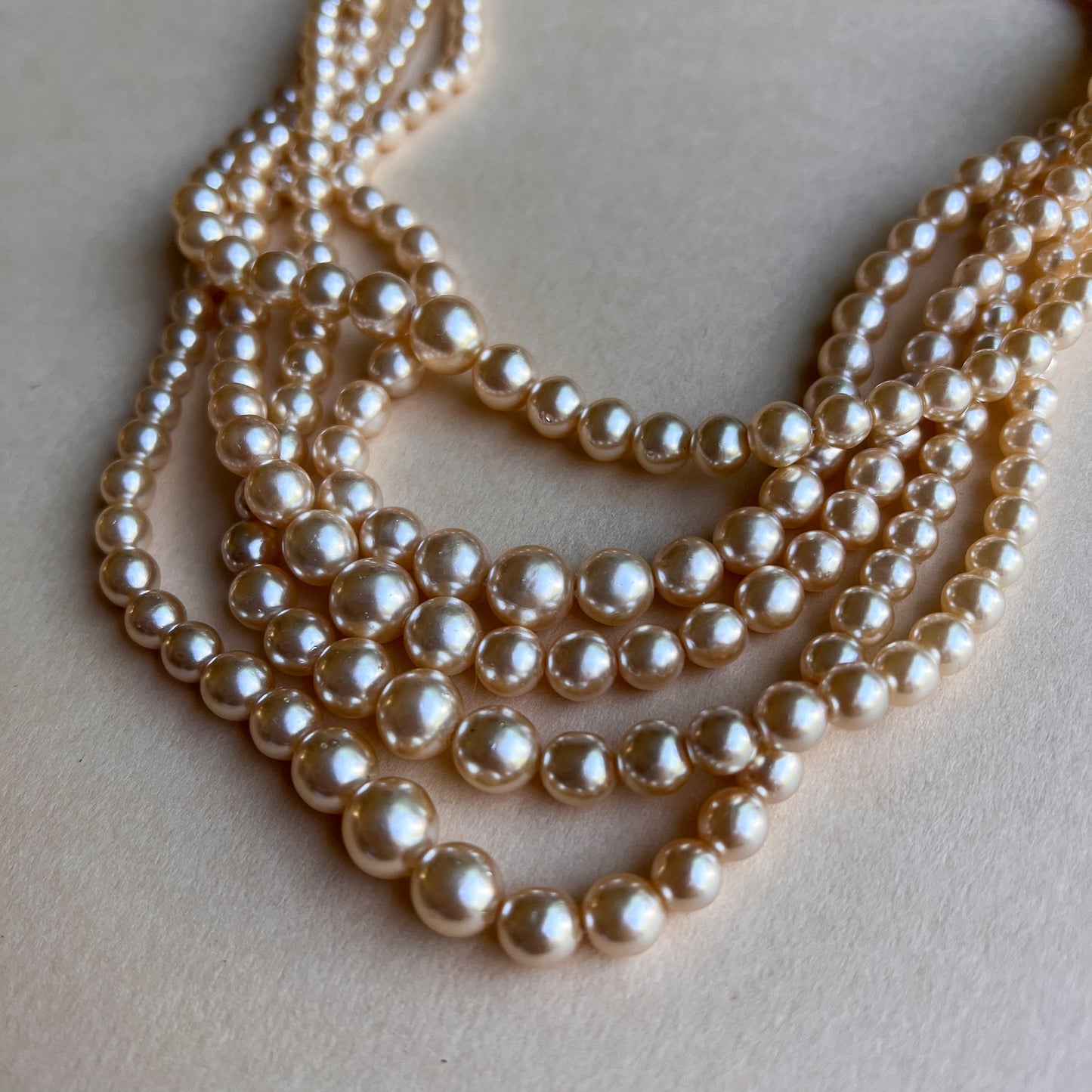 1950s Multi-Layered Luxurious Pearl Necklace With Rhinestones