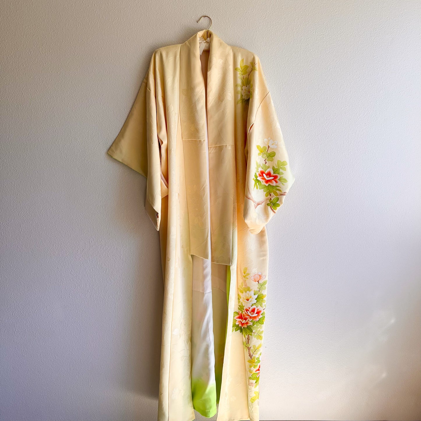 1960s Pale Yellow Silk Kimono With Pink and White Water Lilies (OSFM)