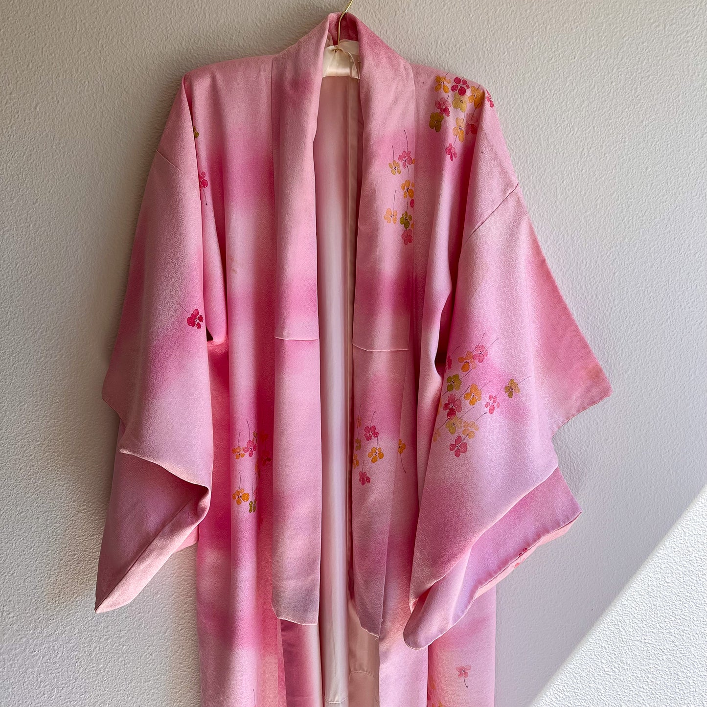 1960s Pink Ombre Silk Kimono With Dainy Floral Print (OSFM)