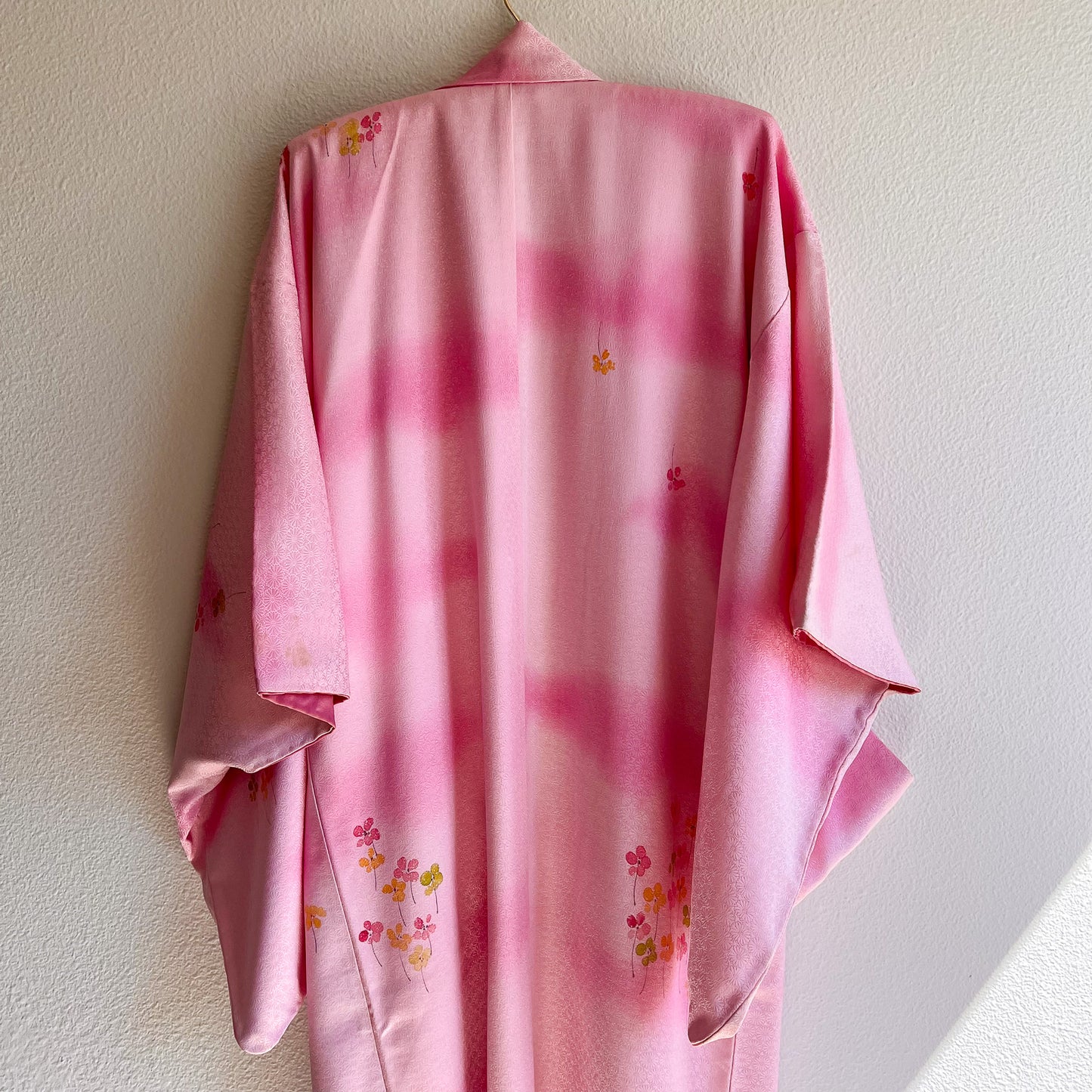 1960s Pink Ombre Silk Kimono With Dainy Floral Print (OSFM)