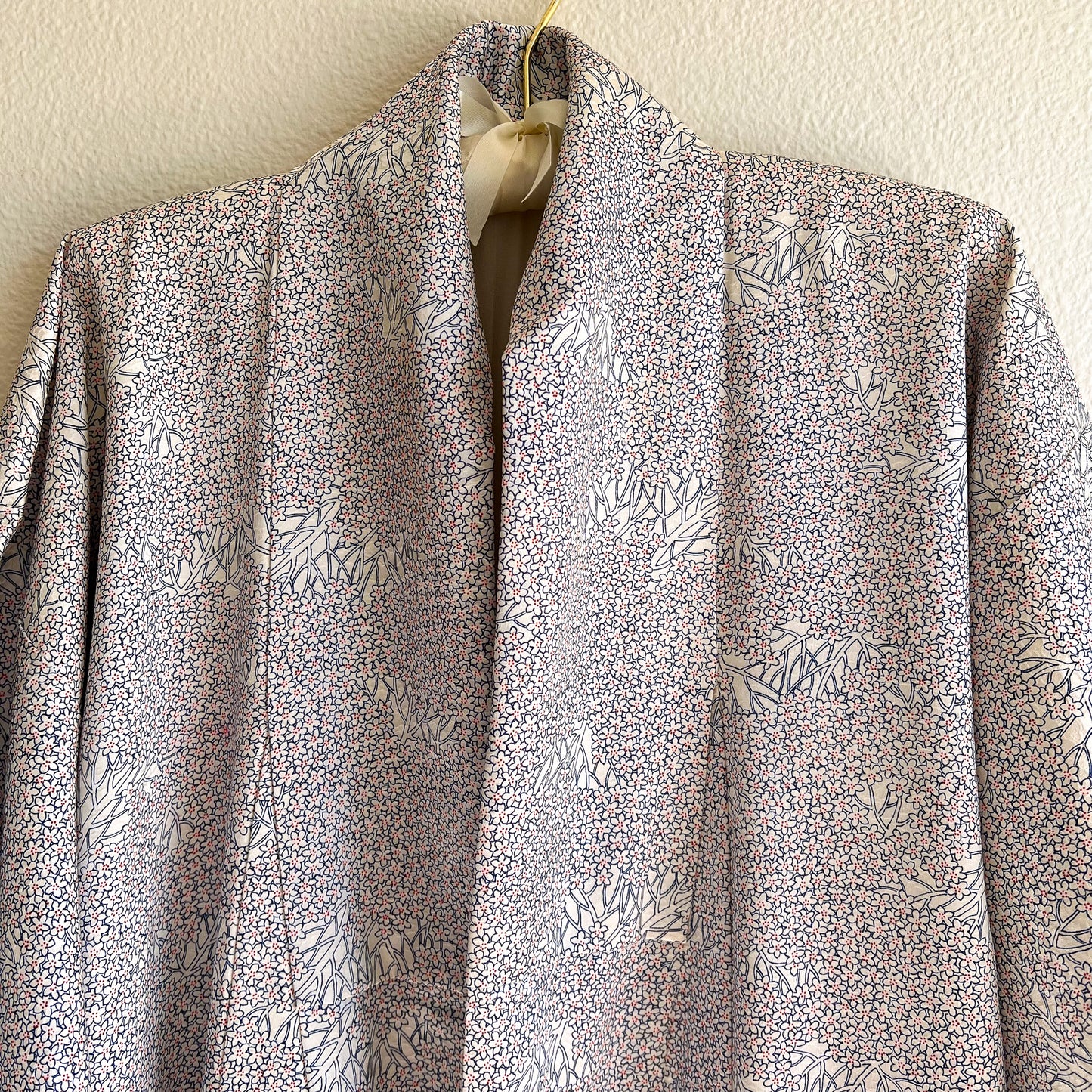 1960s Blue and White Tiny Cherry Blossoms Pattern Silk Kimono (OSFM)