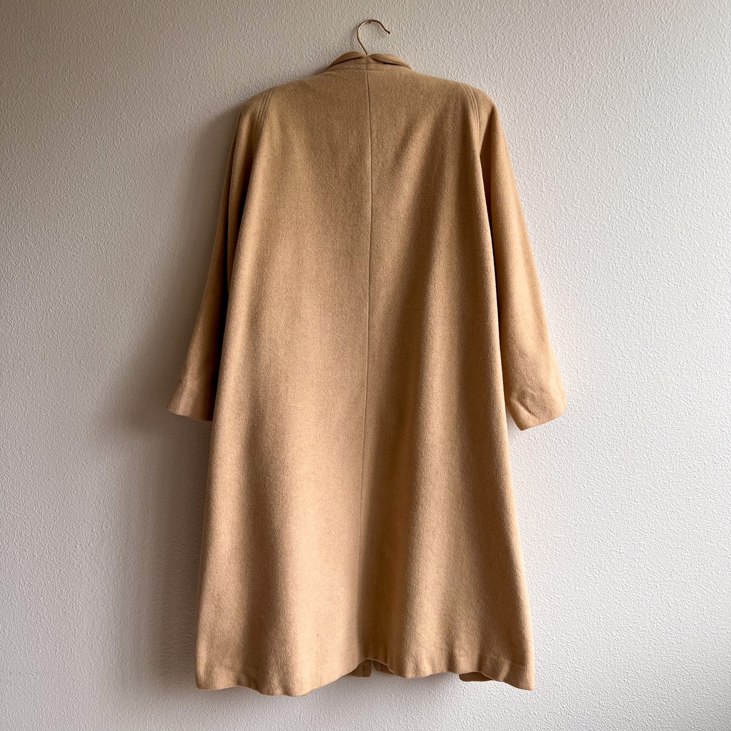 Chic 1950s Camel Cashmere Silk-Lined Coat (M/L)