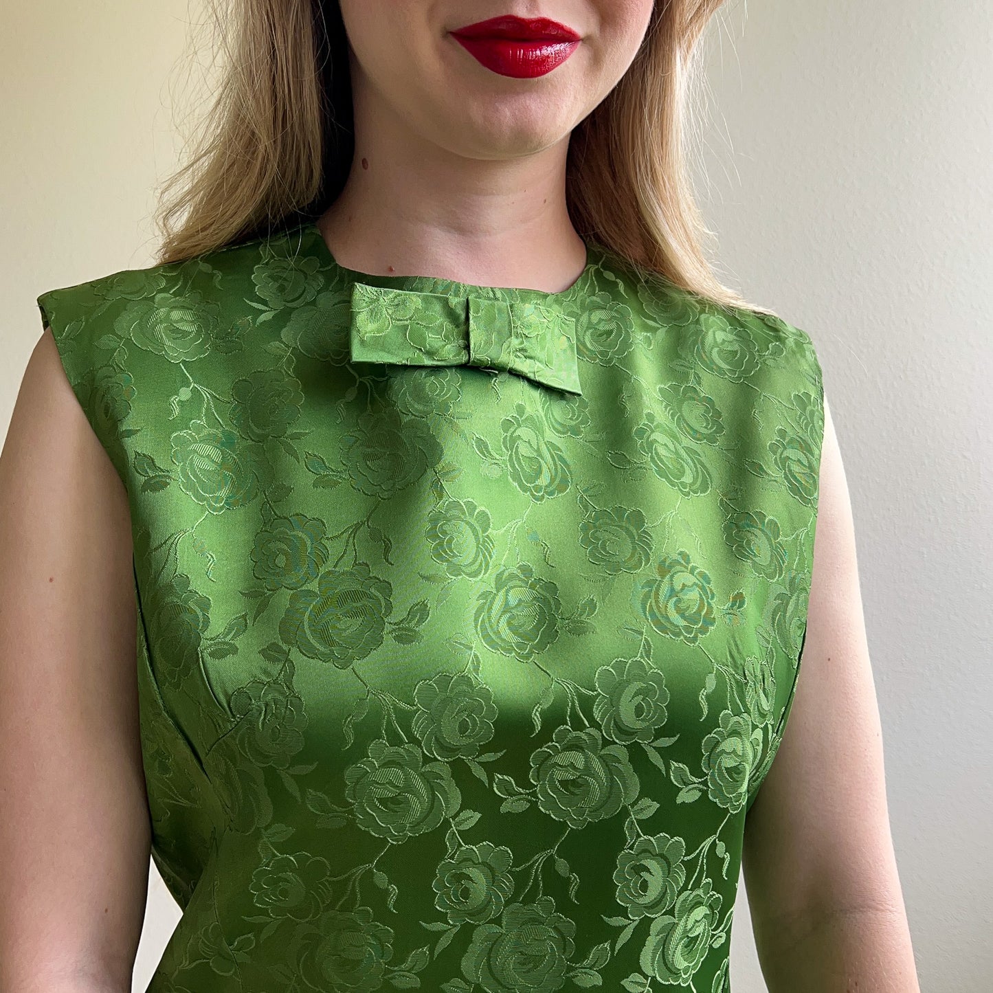 Charming 1960s Green Silk Jacquard Party Dress (L)