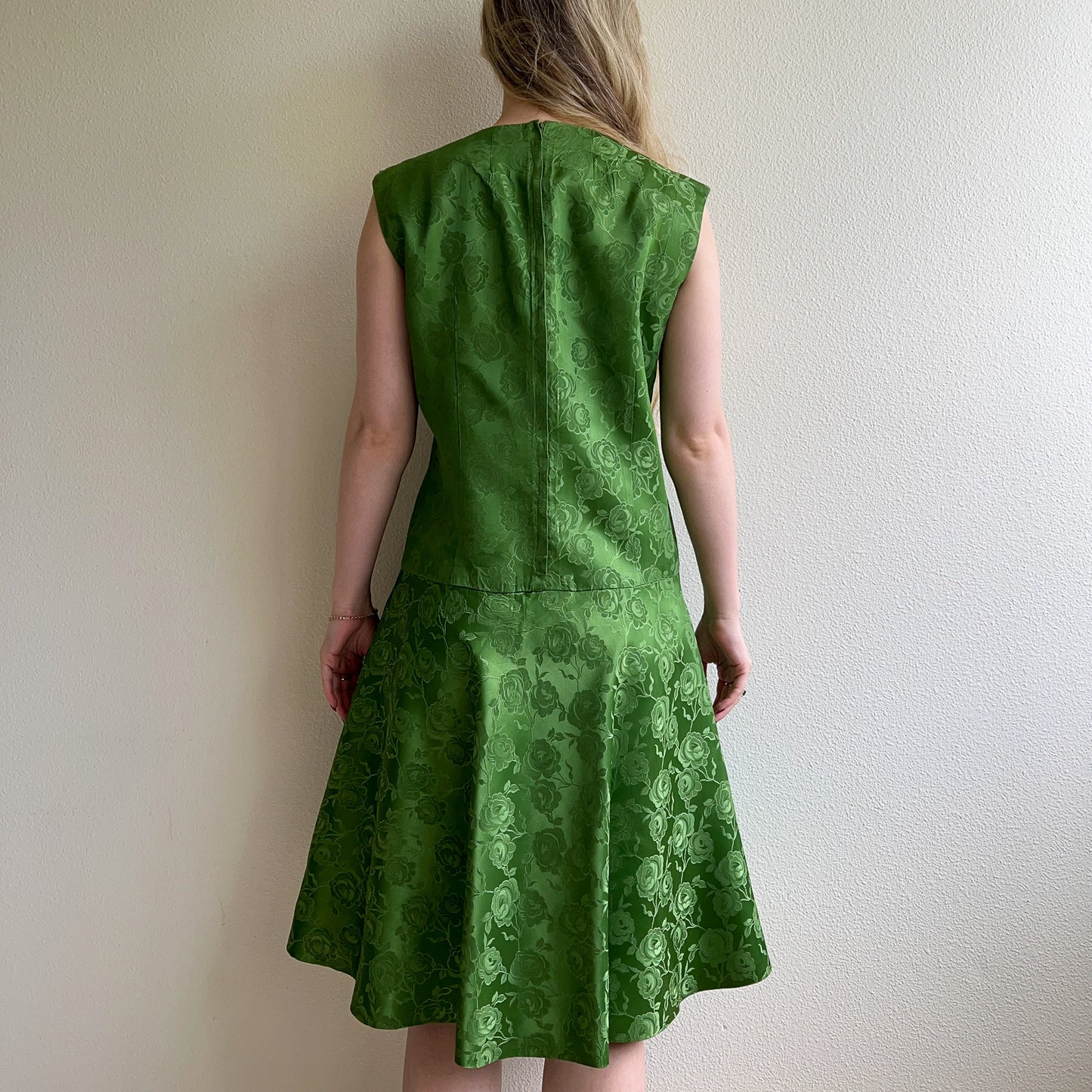 Charming 1960s Green Silk Jacquard Party Dress (L)