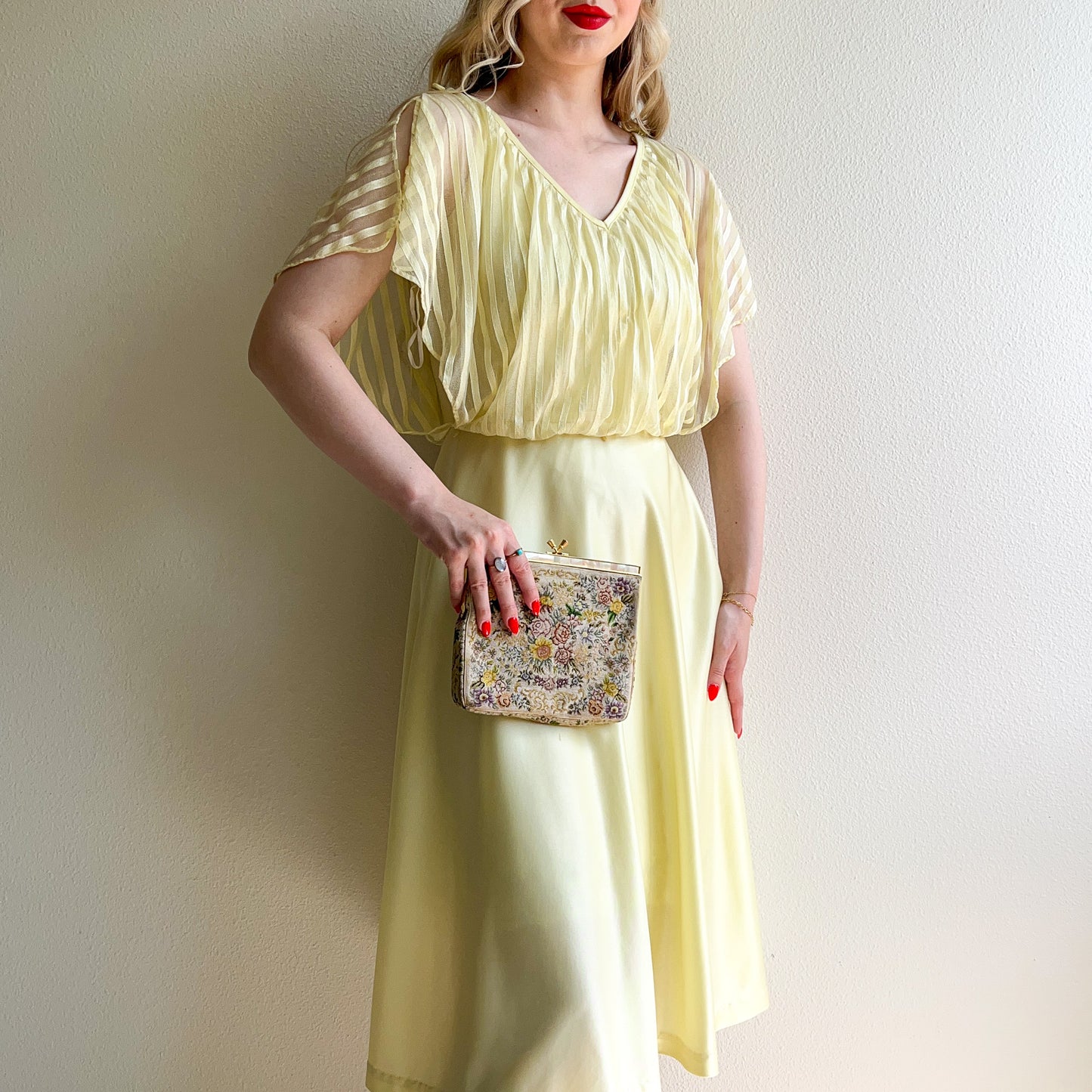 1940s Floral Tapestry Clutch With Mother of Pearl Clasp